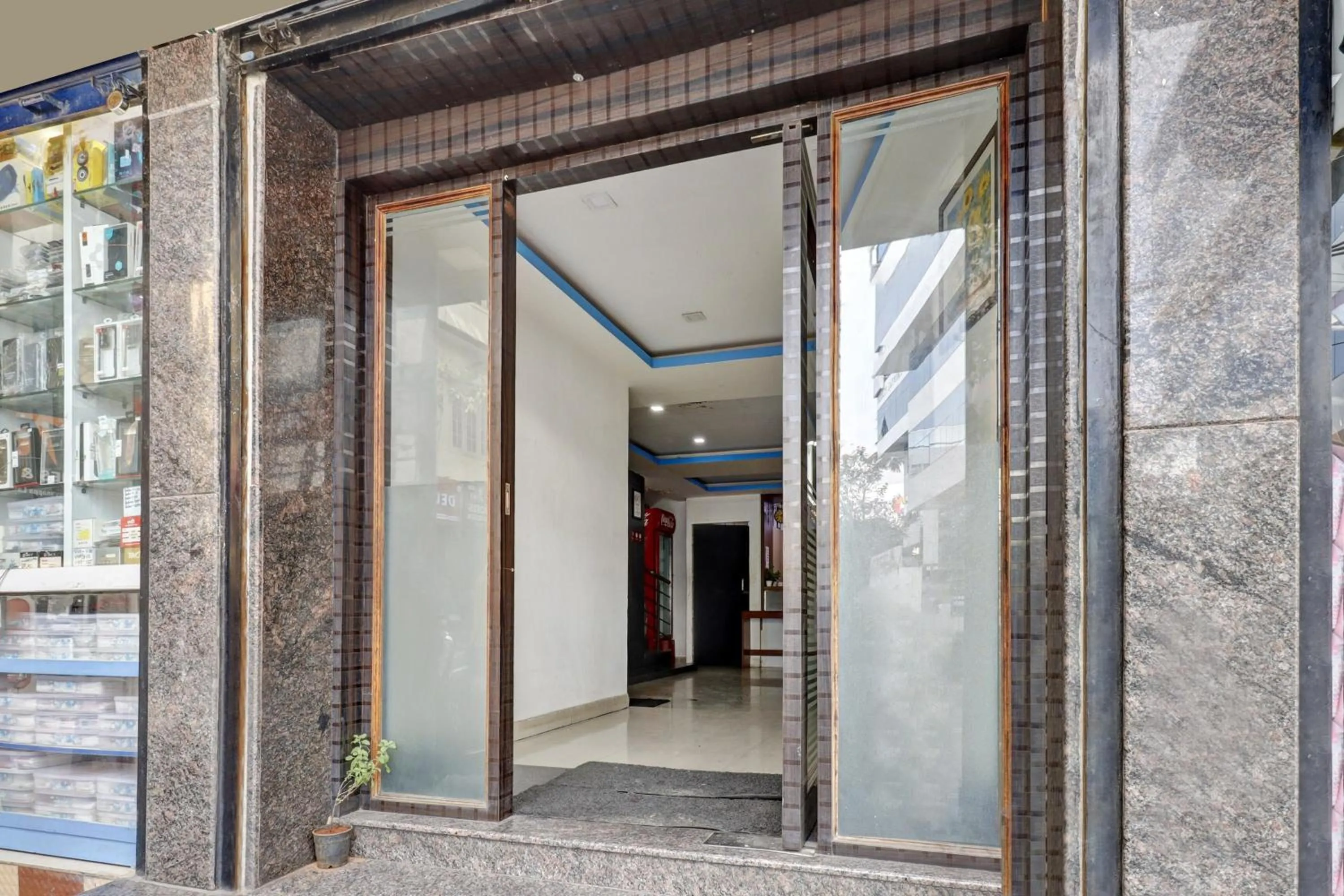 Facade/entrance in Super Hotel O Alfa Inn