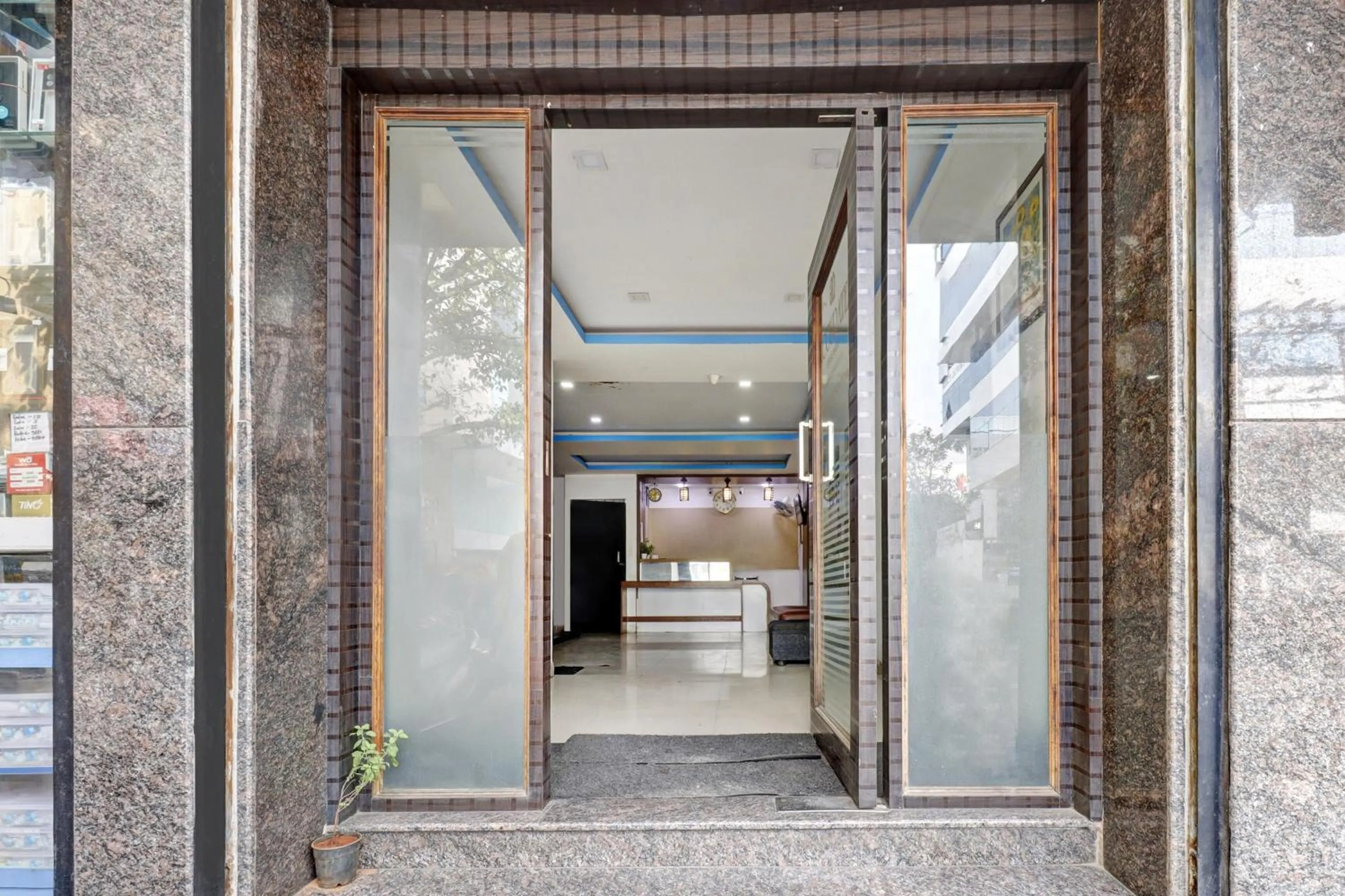 Facade/entrance in Super Hotel O Alfa Inn