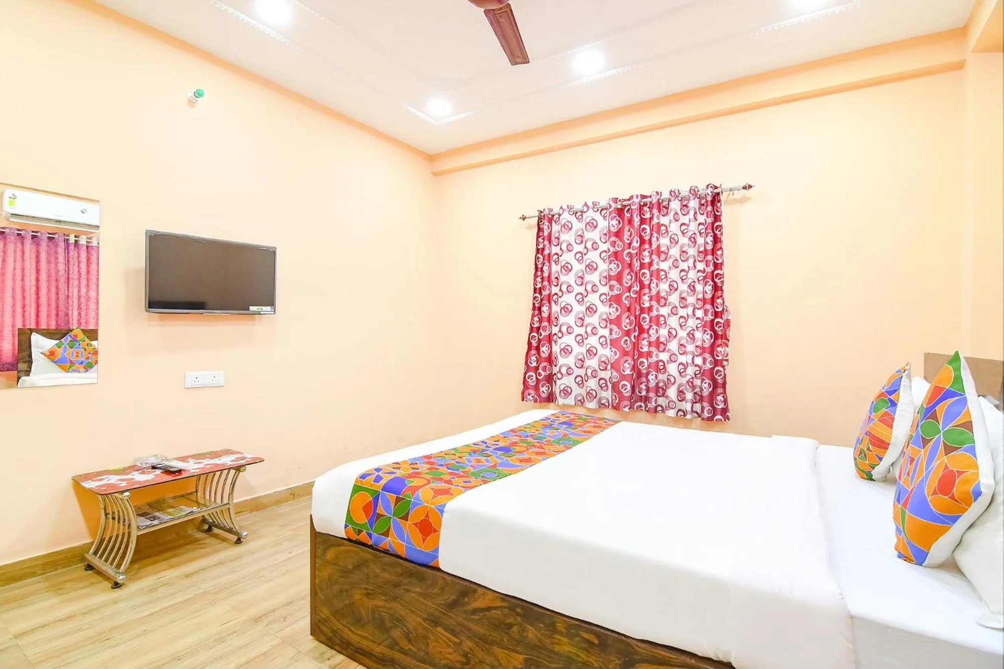 Bed in FabHotel Olive Inn I - 260m from Saltlake Sector V Metro Station