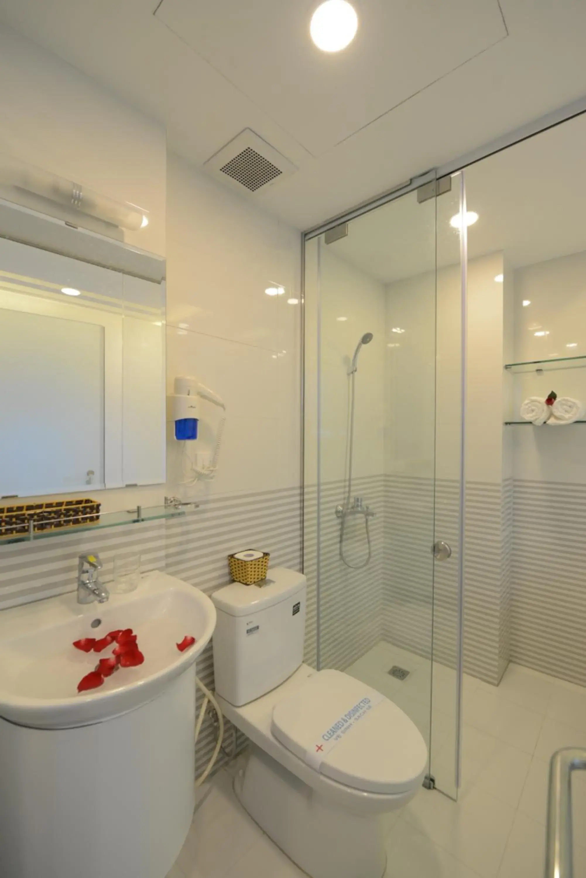 Junior Suite with Balcony in Hanoi Prime Garden Hotel & Spa Junior Suite with Balcony in Hanoi Prime Garden Hotel & Spa