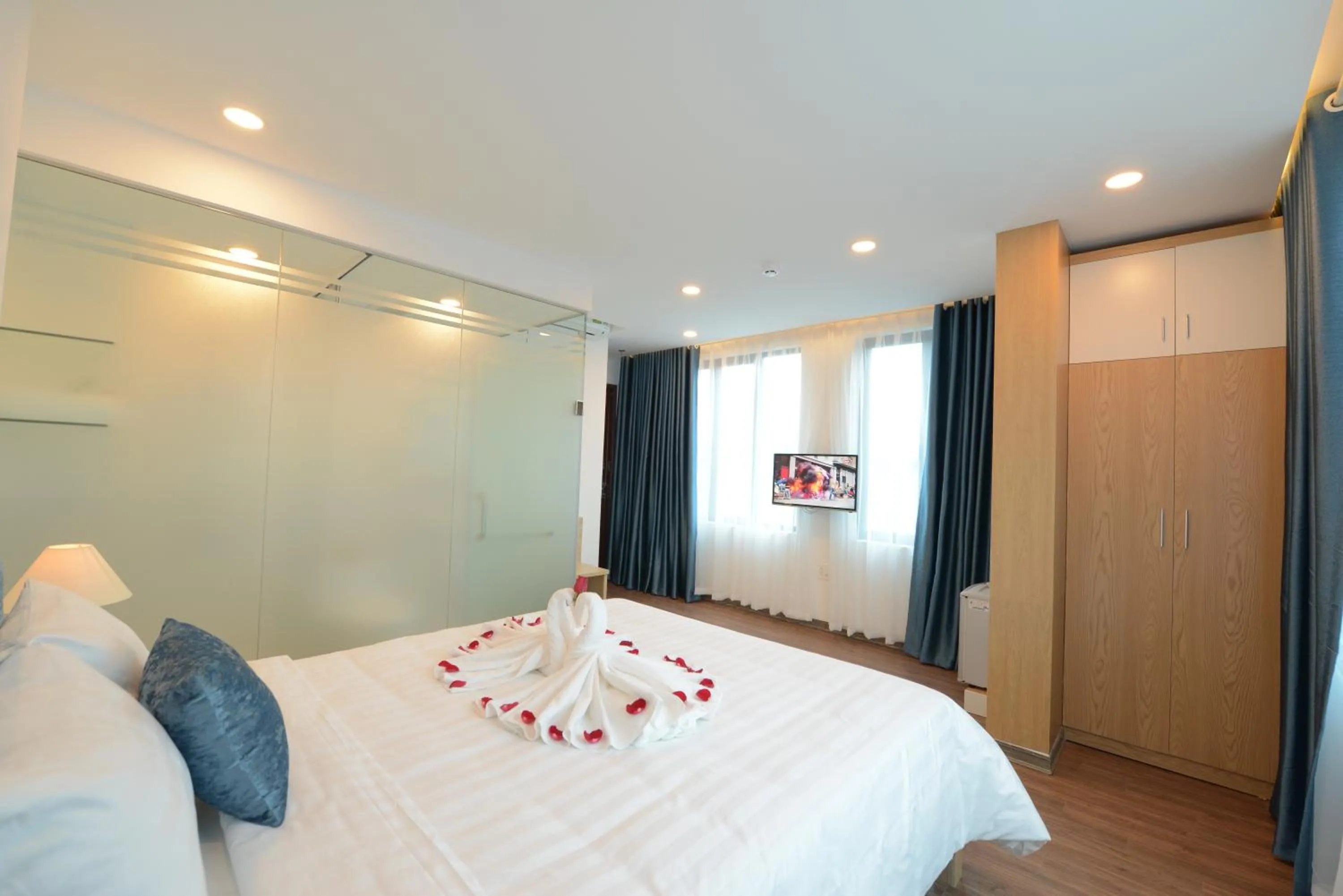 Photo of the whole room, Bed in Hanoi Prime Garden Hotel & Spa