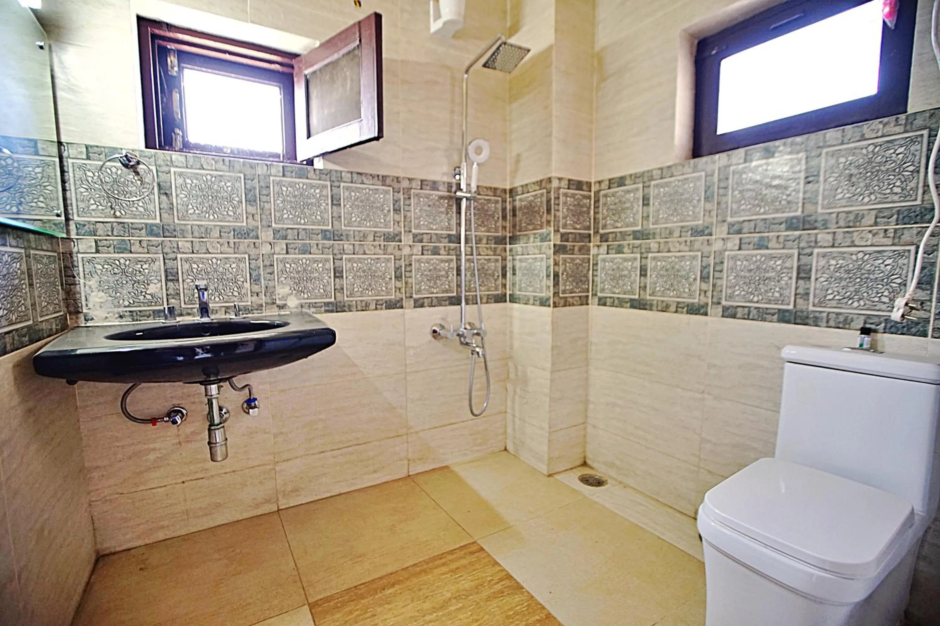 Toilet in The GoodFind Residency