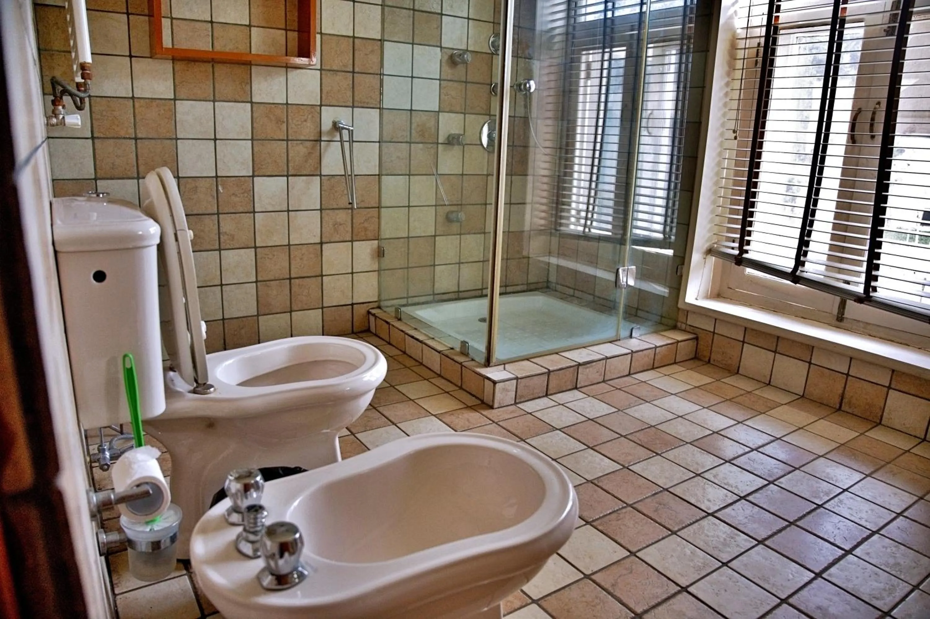 Shower in The GoodFind Residency