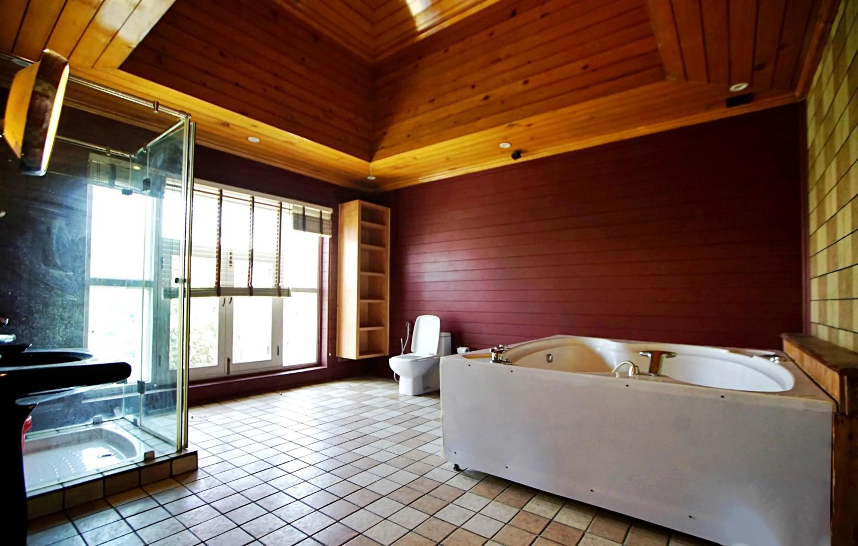 Shower, Bed in The GoodFind Residency