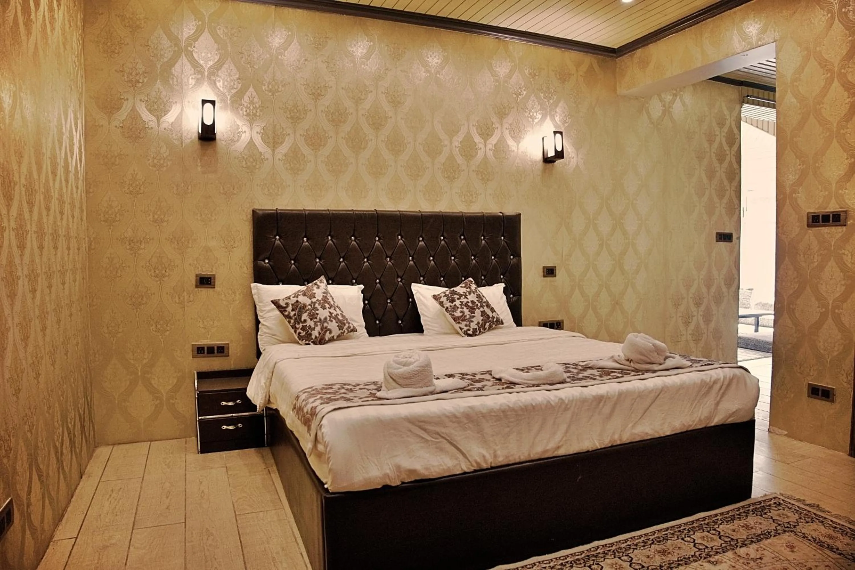 Bed in The GoodFind Residency