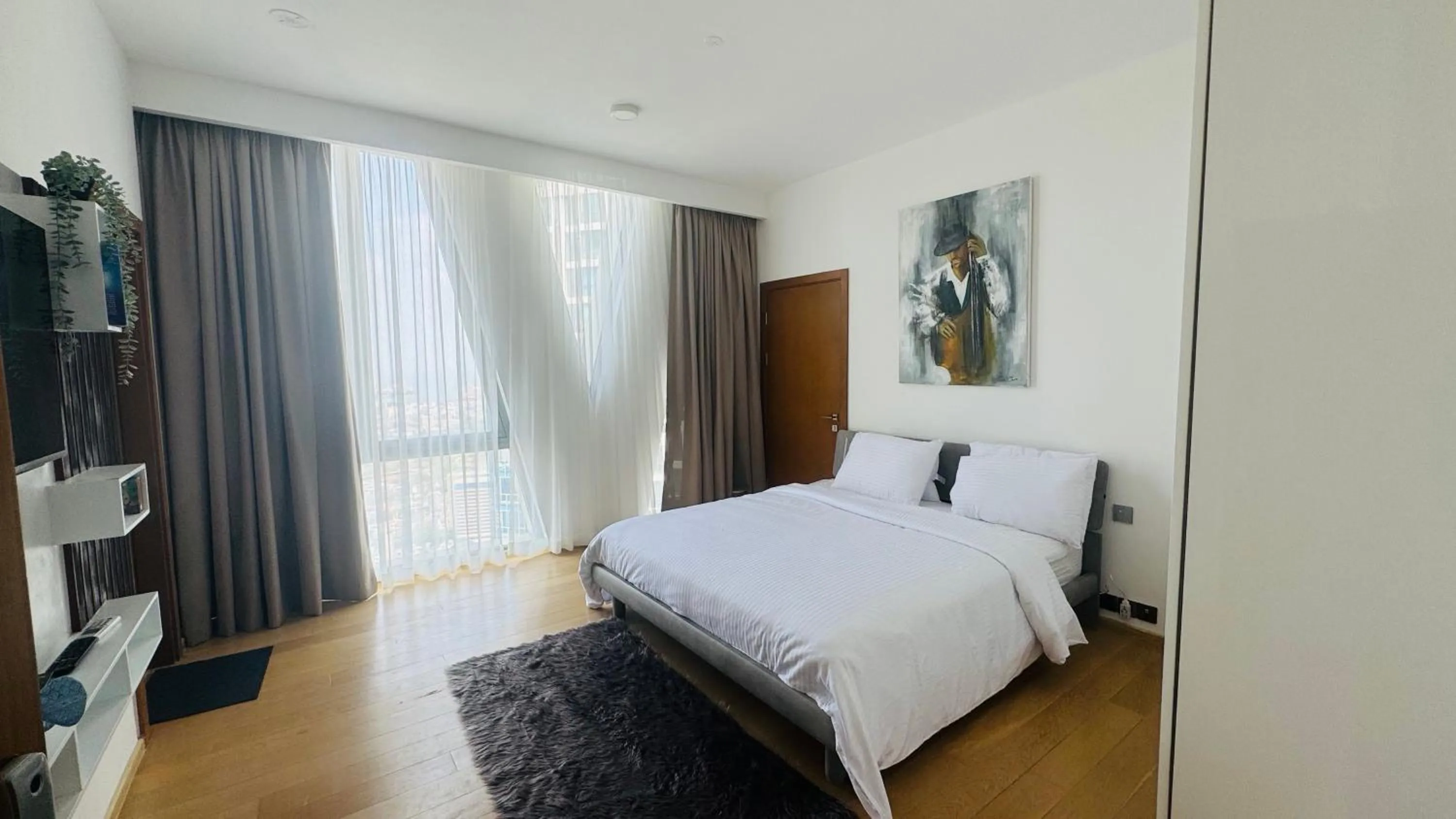 Bed in Luxe Colombo Heights