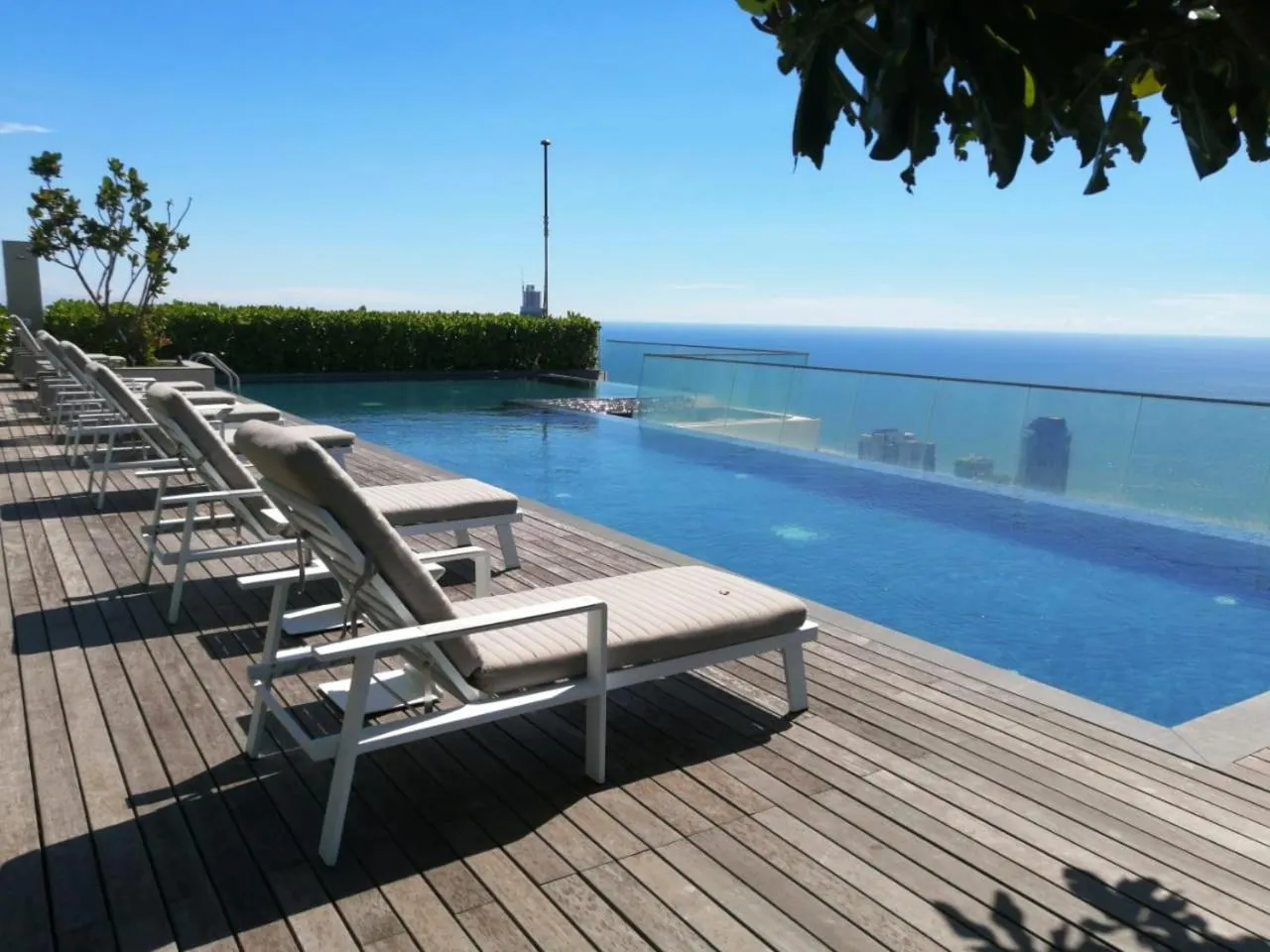 Swimming pool in Luxe Colombo Heights