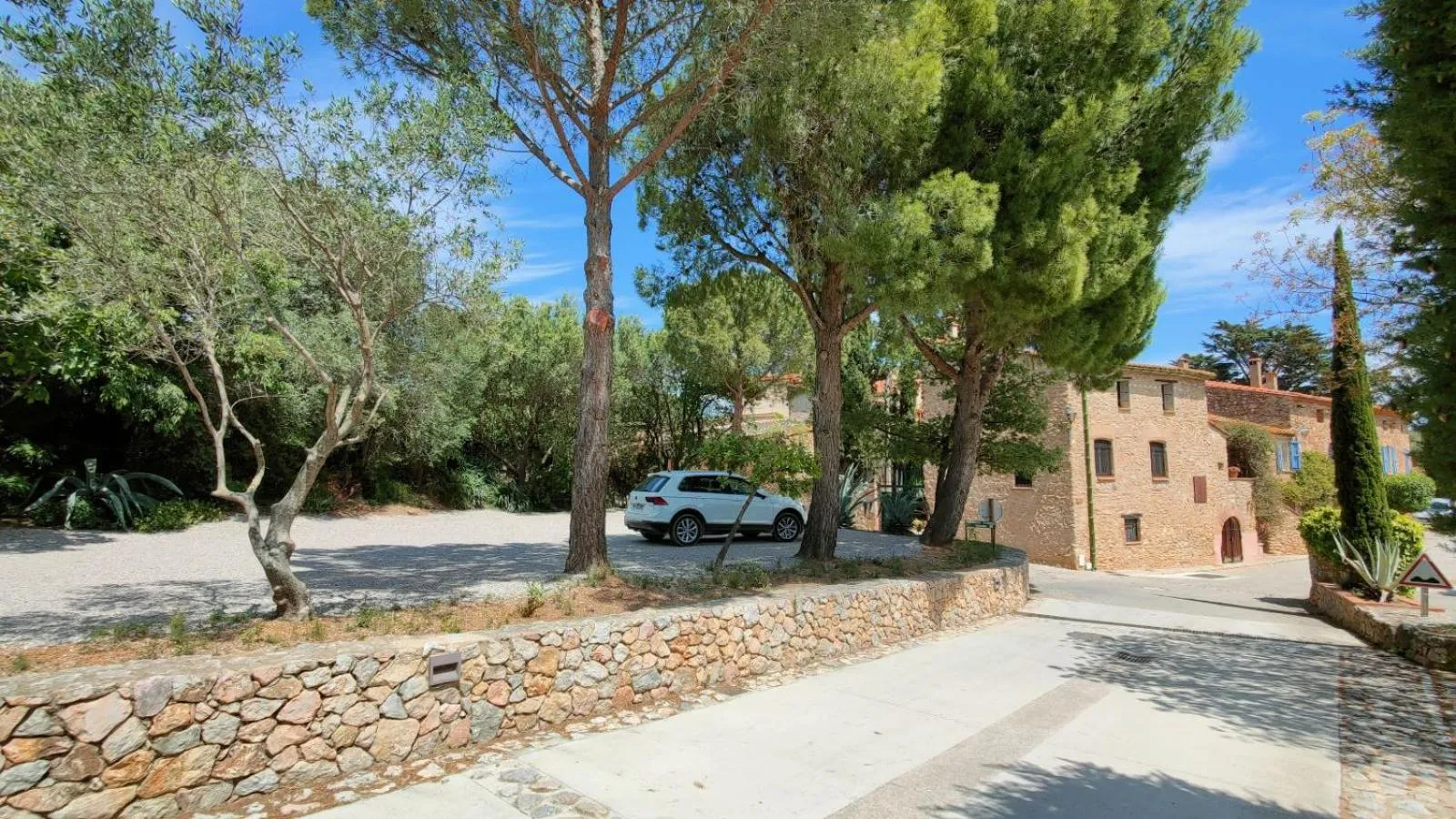 Property building in Mas Peu Del Causse