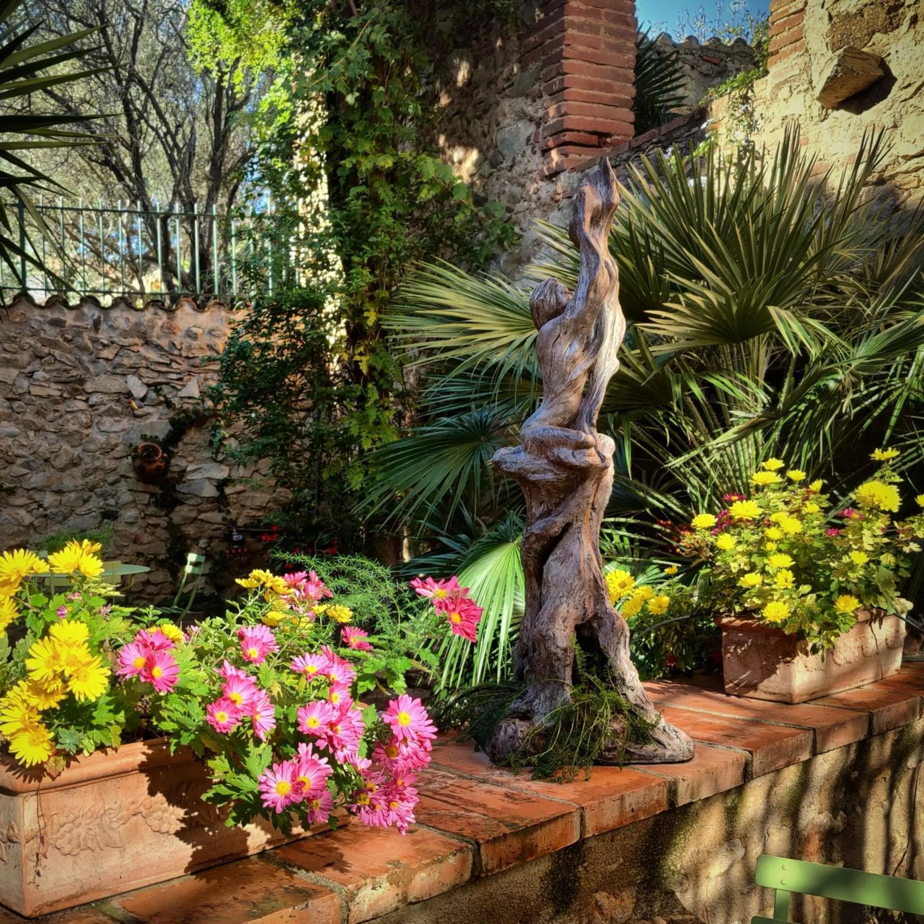 Garden in Mas Peu Del Causse