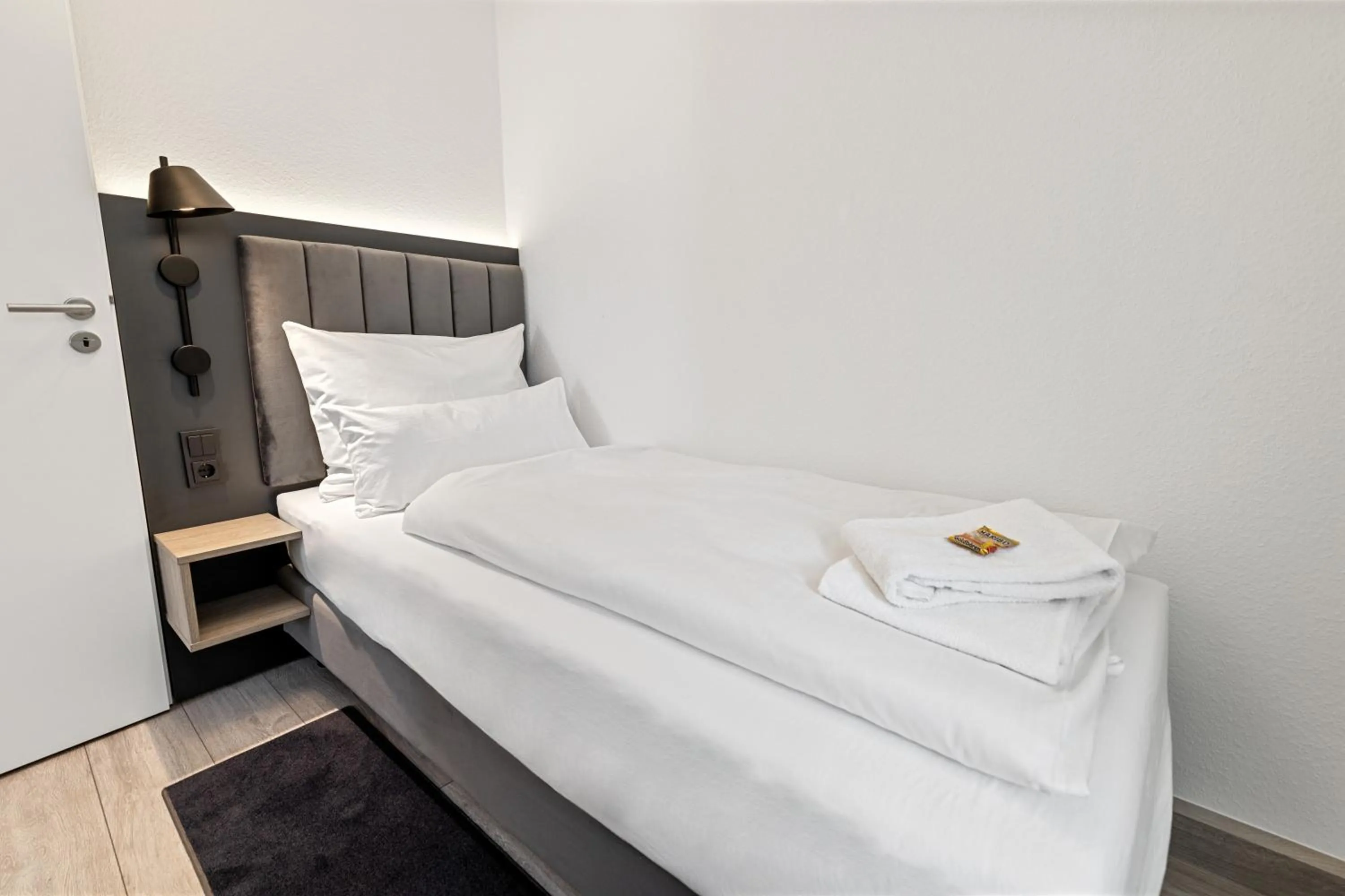 Bed in BRIGHT Herzogenaurach Zentrum