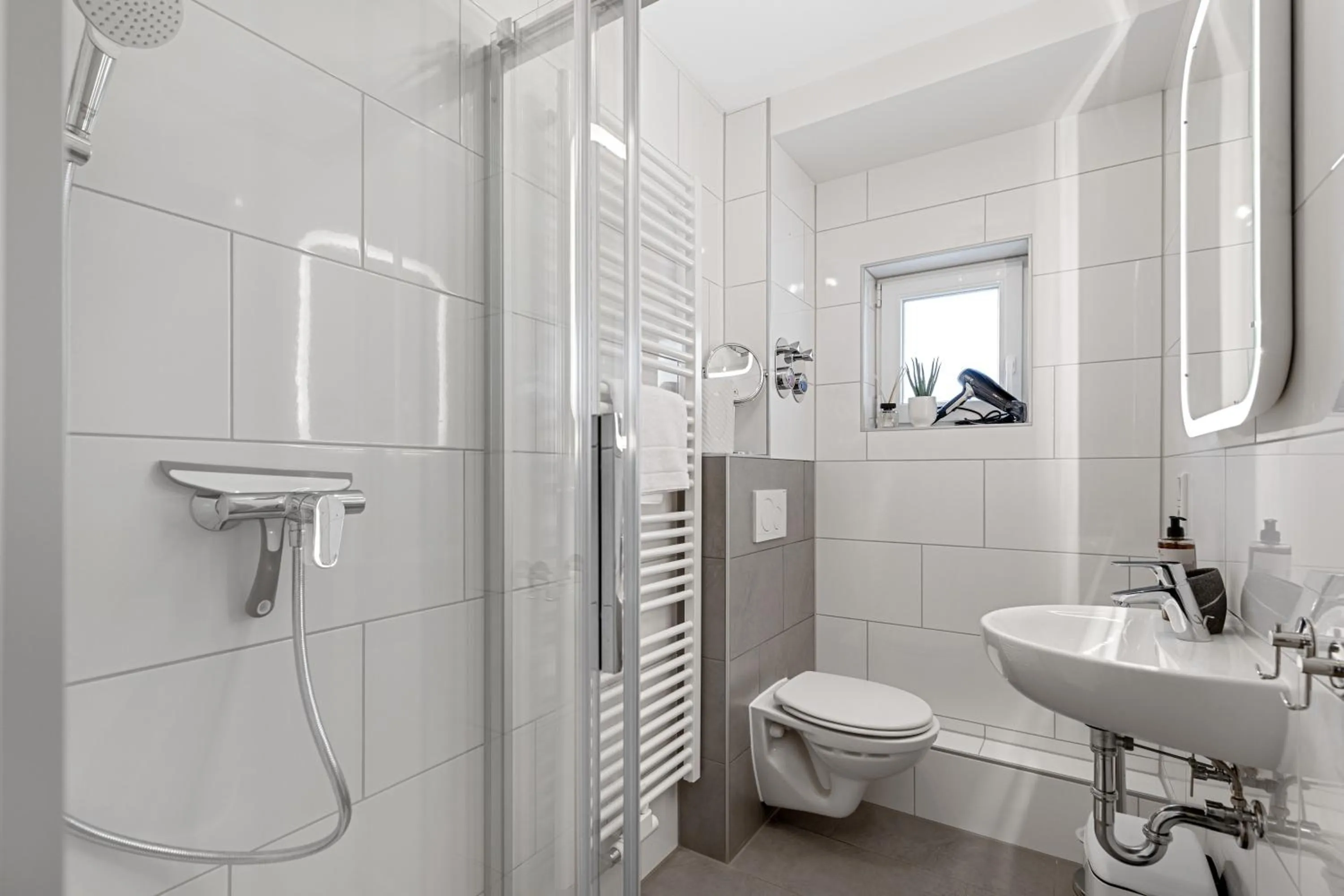 Shower in BRIGHT Herzogenaurach Zentrum