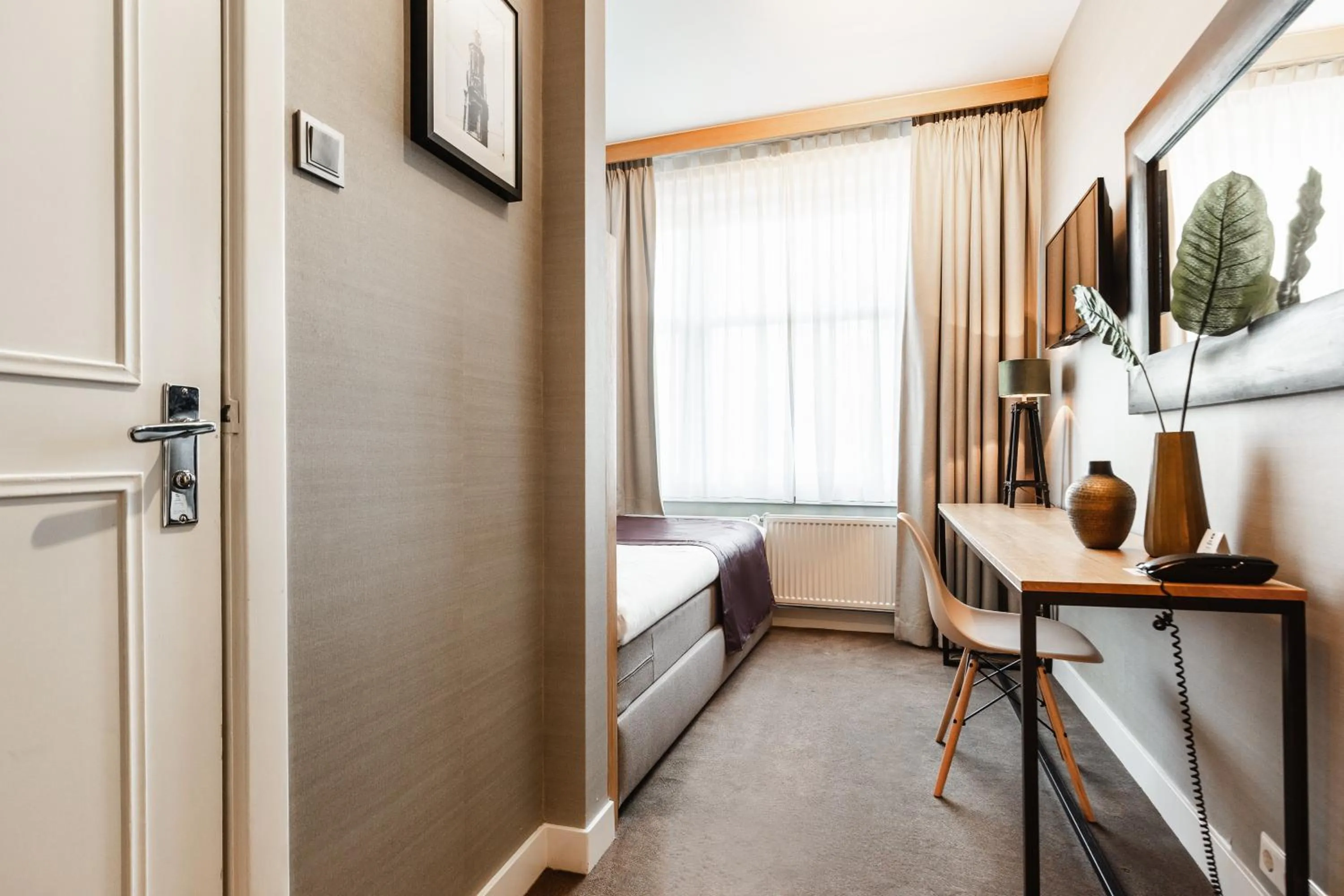 Photo of the whole room, Bed in The Delphi - Amsterdam Townhouse