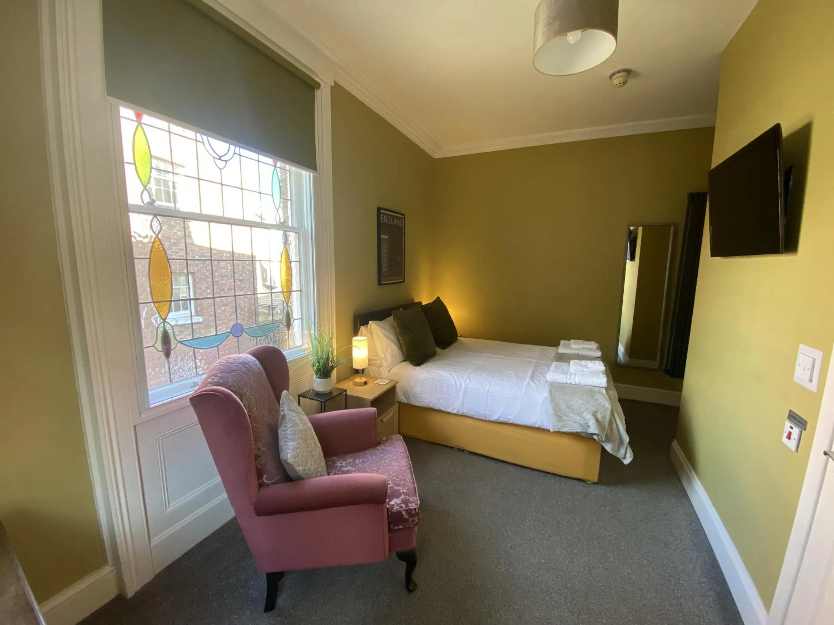 Bedroom, Bed in Grosvenor Place Guest House