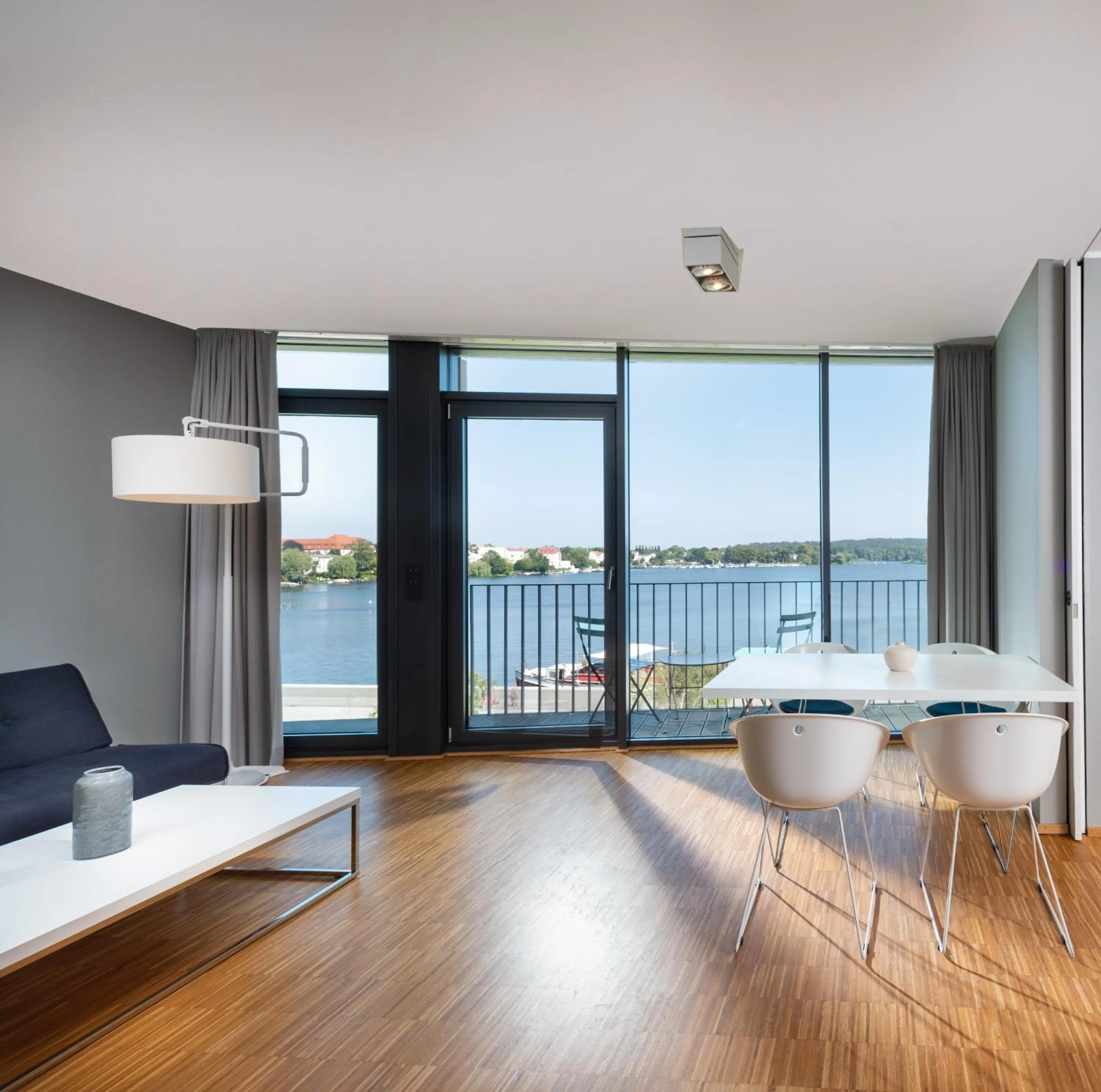 Lake view in Waveboard Hotel & Boardinghouse