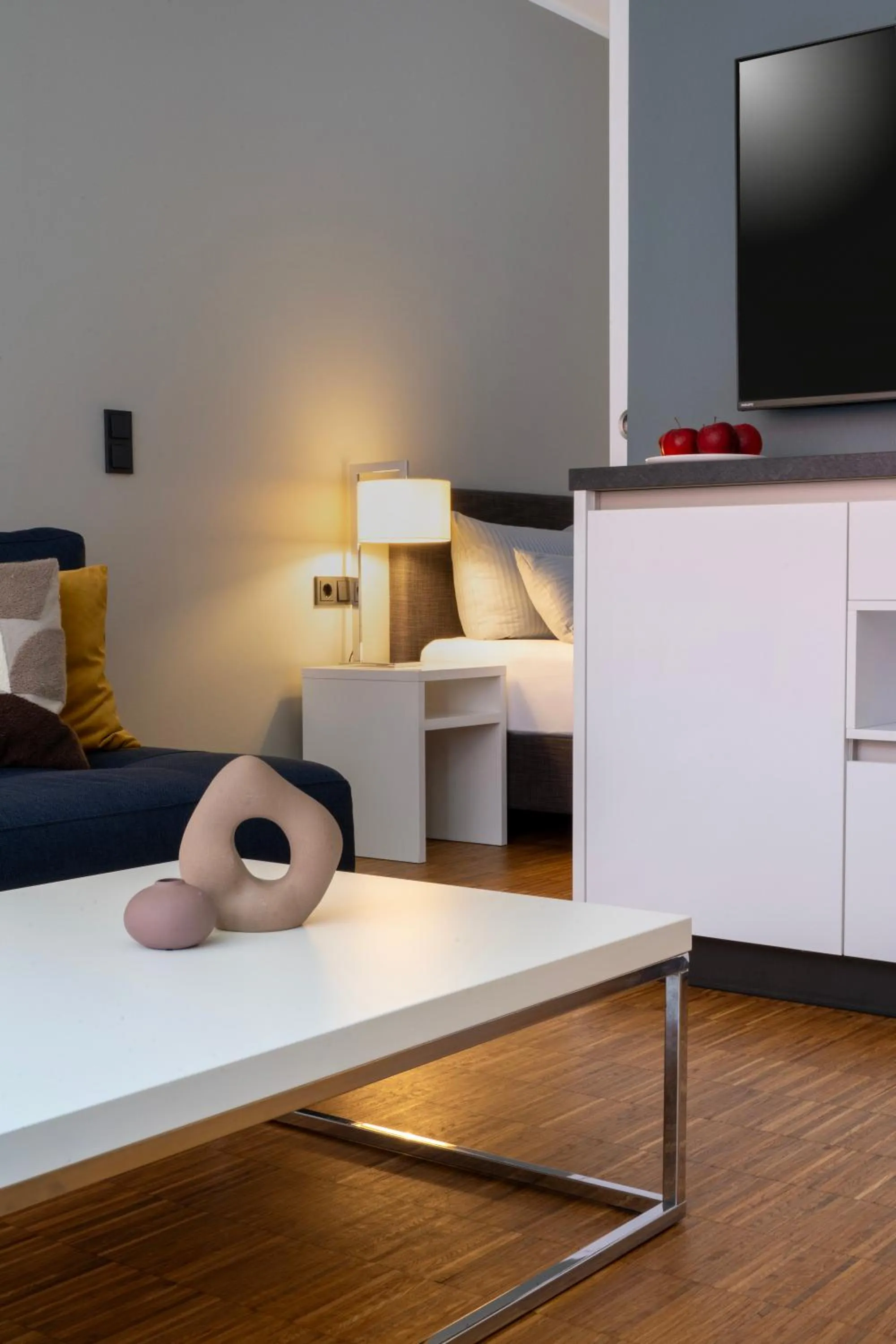 Decorative detail, Bed in Waveboard Hotel & Boardinghouse