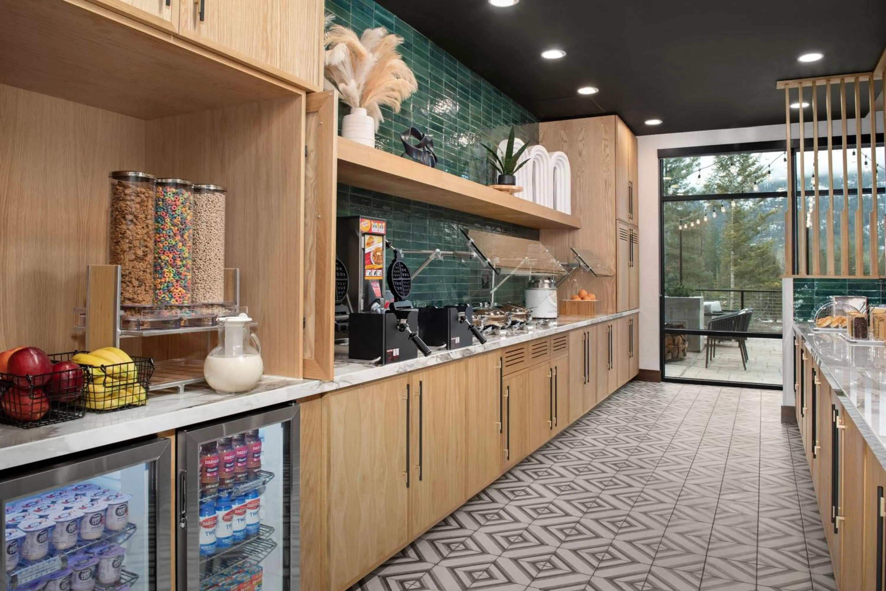 Breakfast in SpringHill Suites by Marriott Sandpoint