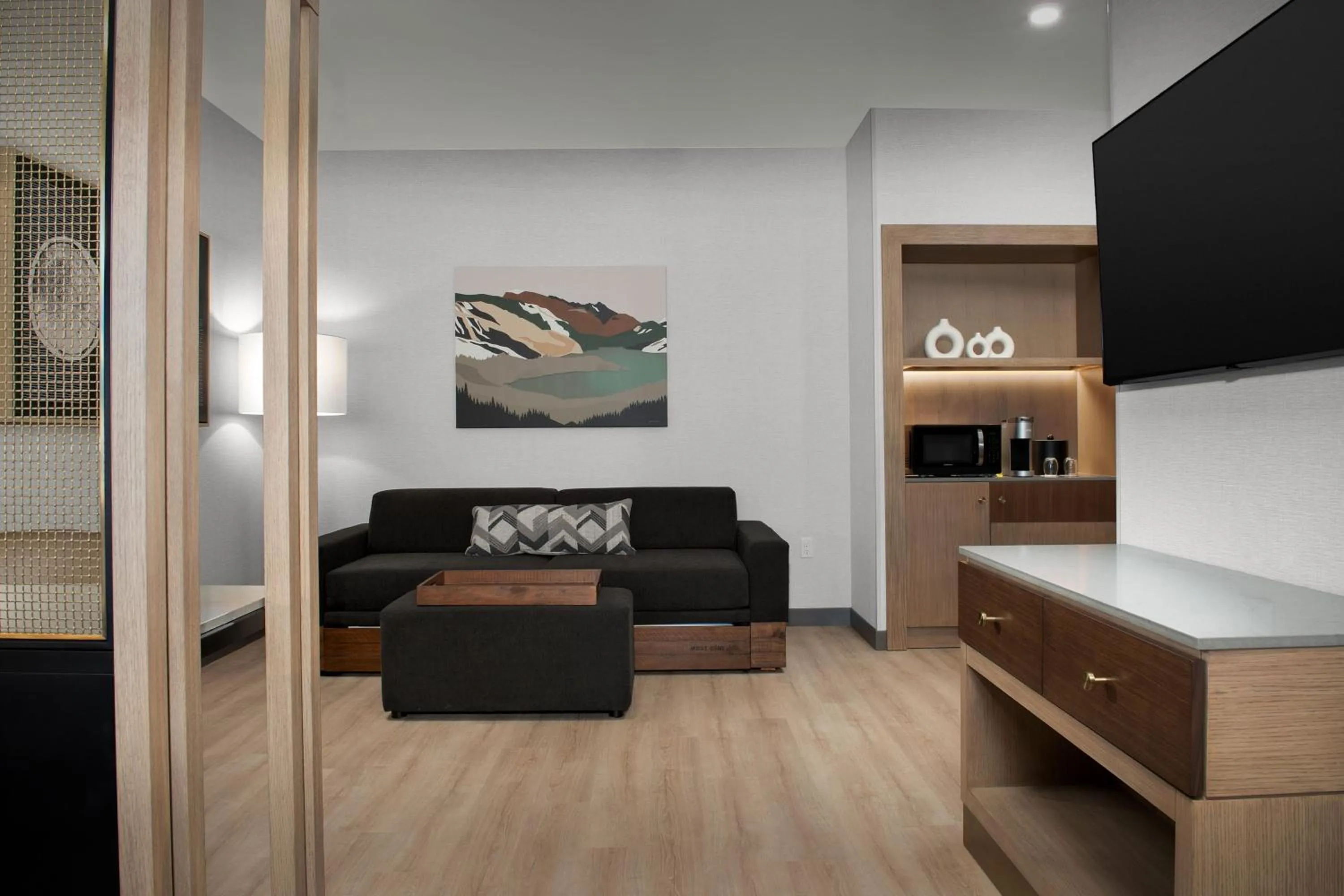 Photo of the whole room in SpringHill Suites by Marriott Sandpoint