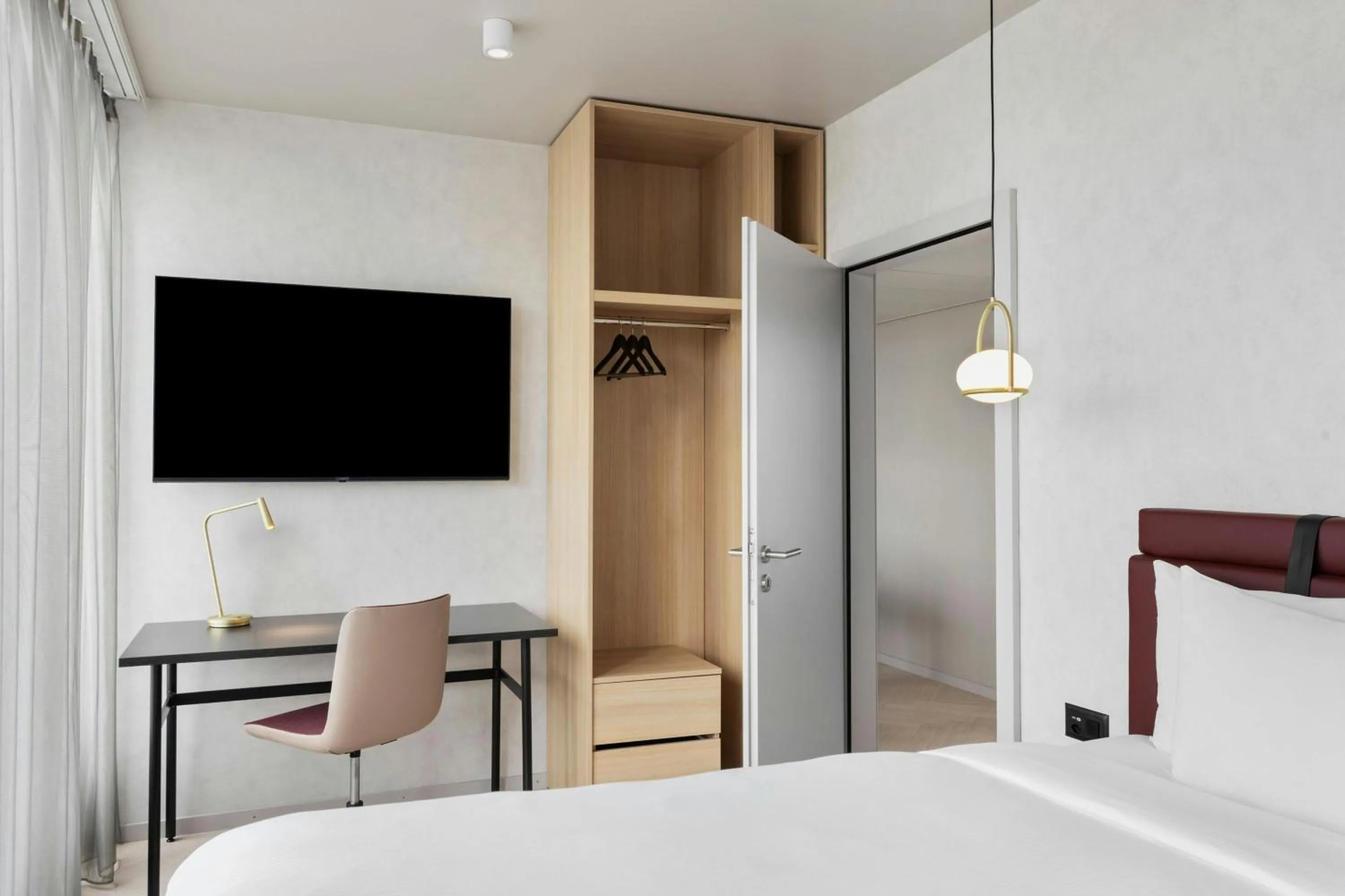 Bedroom, Bed in Residence Inn by Marriott Geneva City Nations