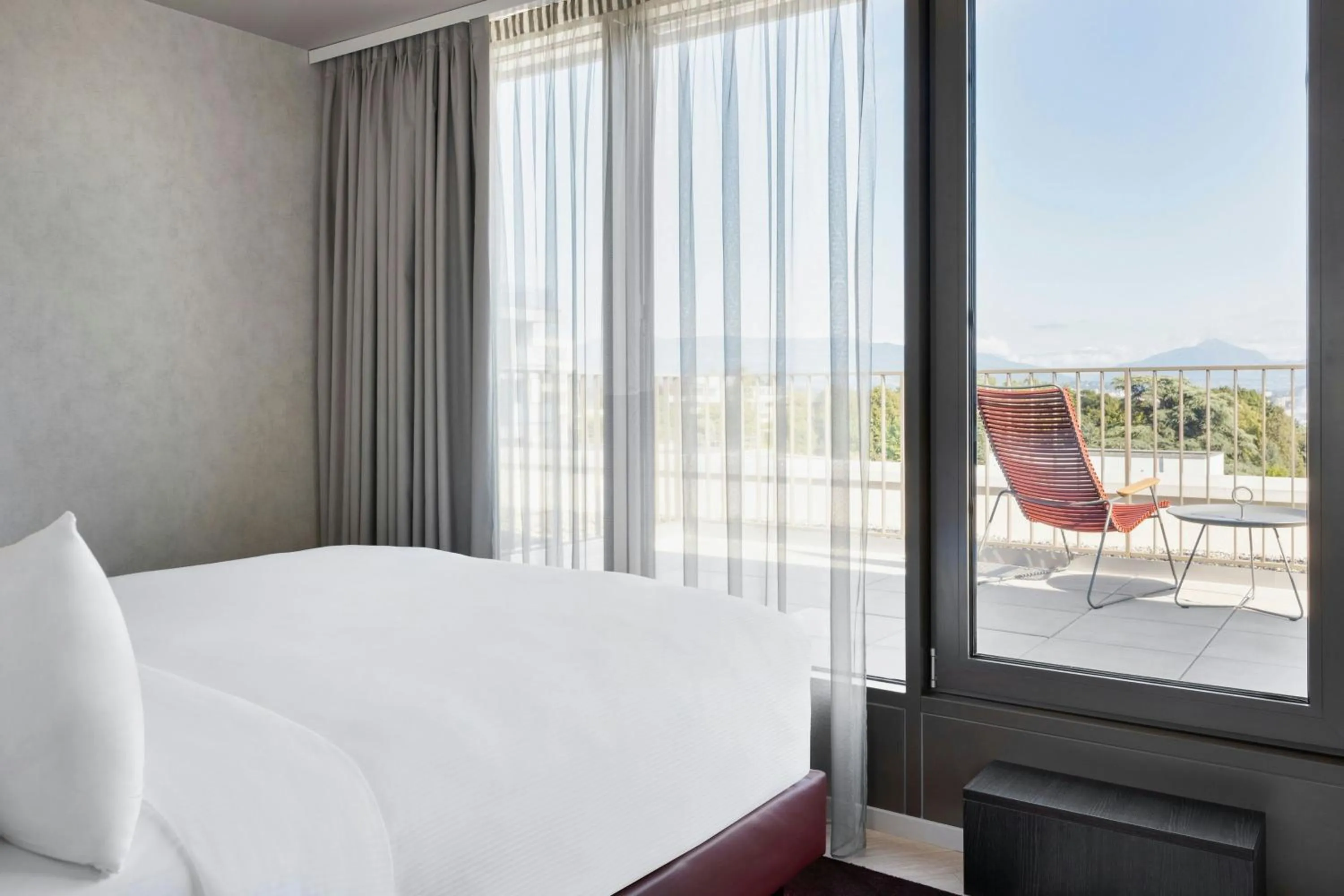 Bedroom, Bed in Residence Inn by Marriott Geneva City Nations