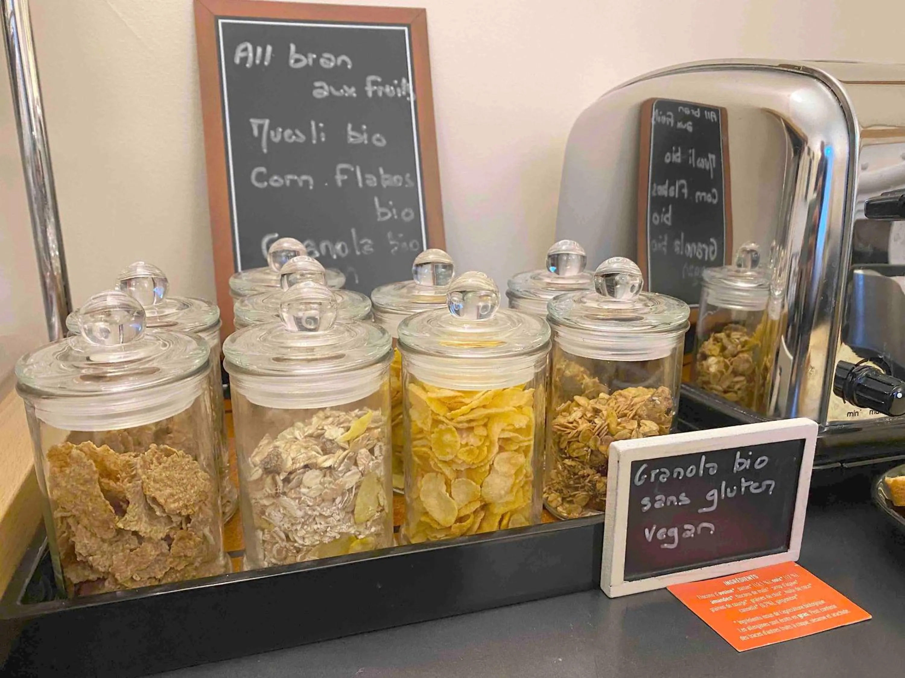 Breakfast in La Villa Paris - B&B