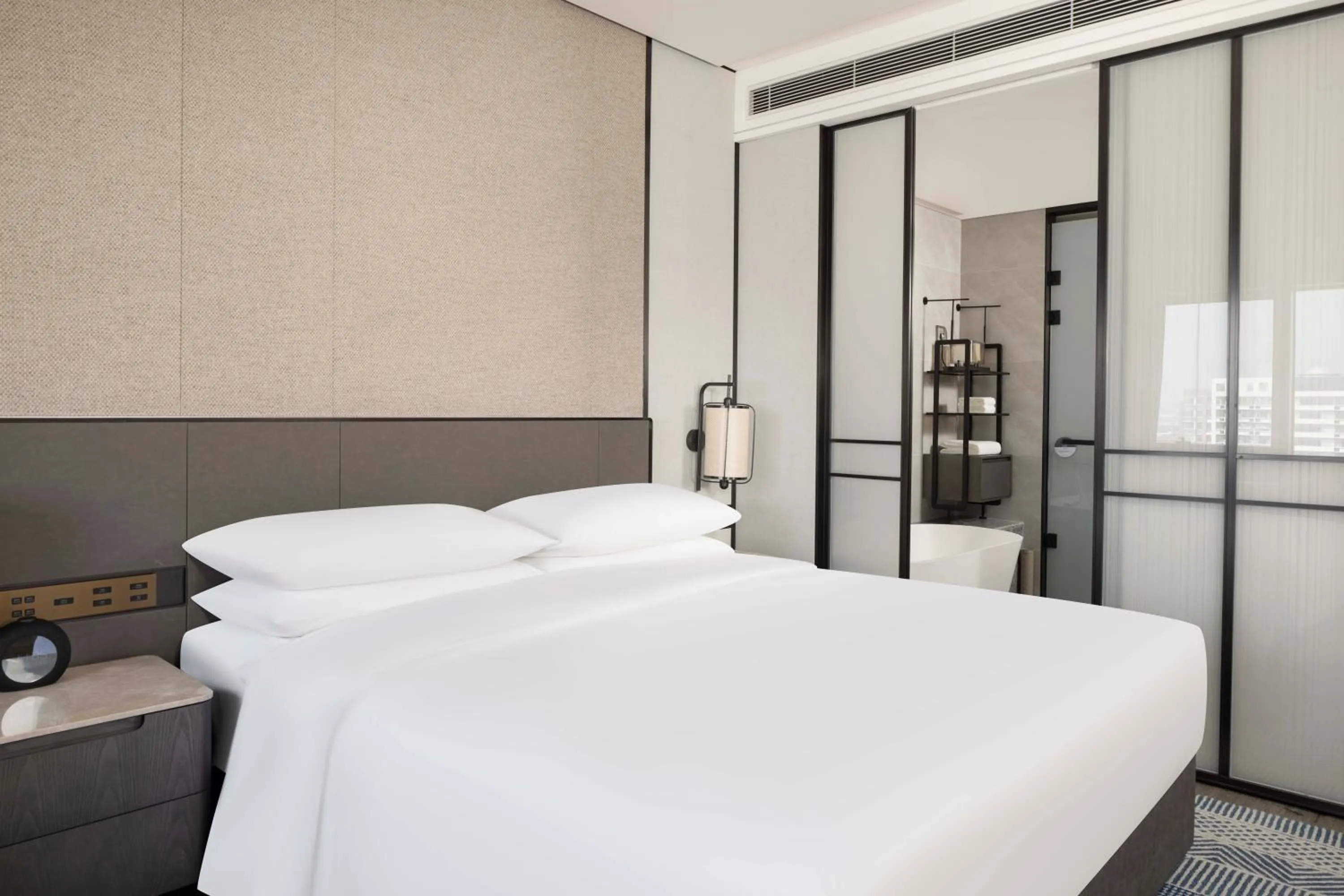 Bedroom, Bed in Sheraton Pujiang