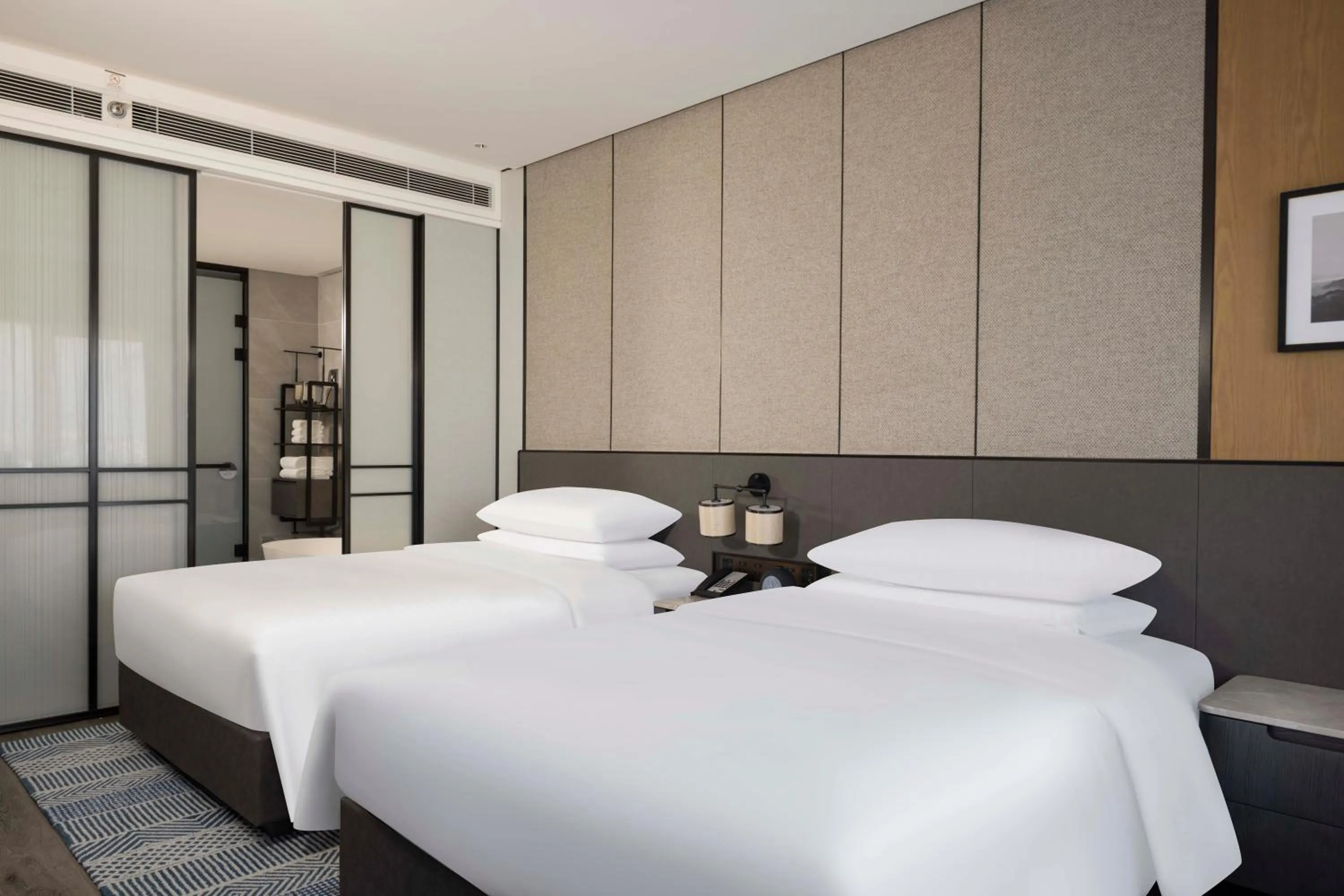 Bedroom, Bed in Sheraton Pujiang