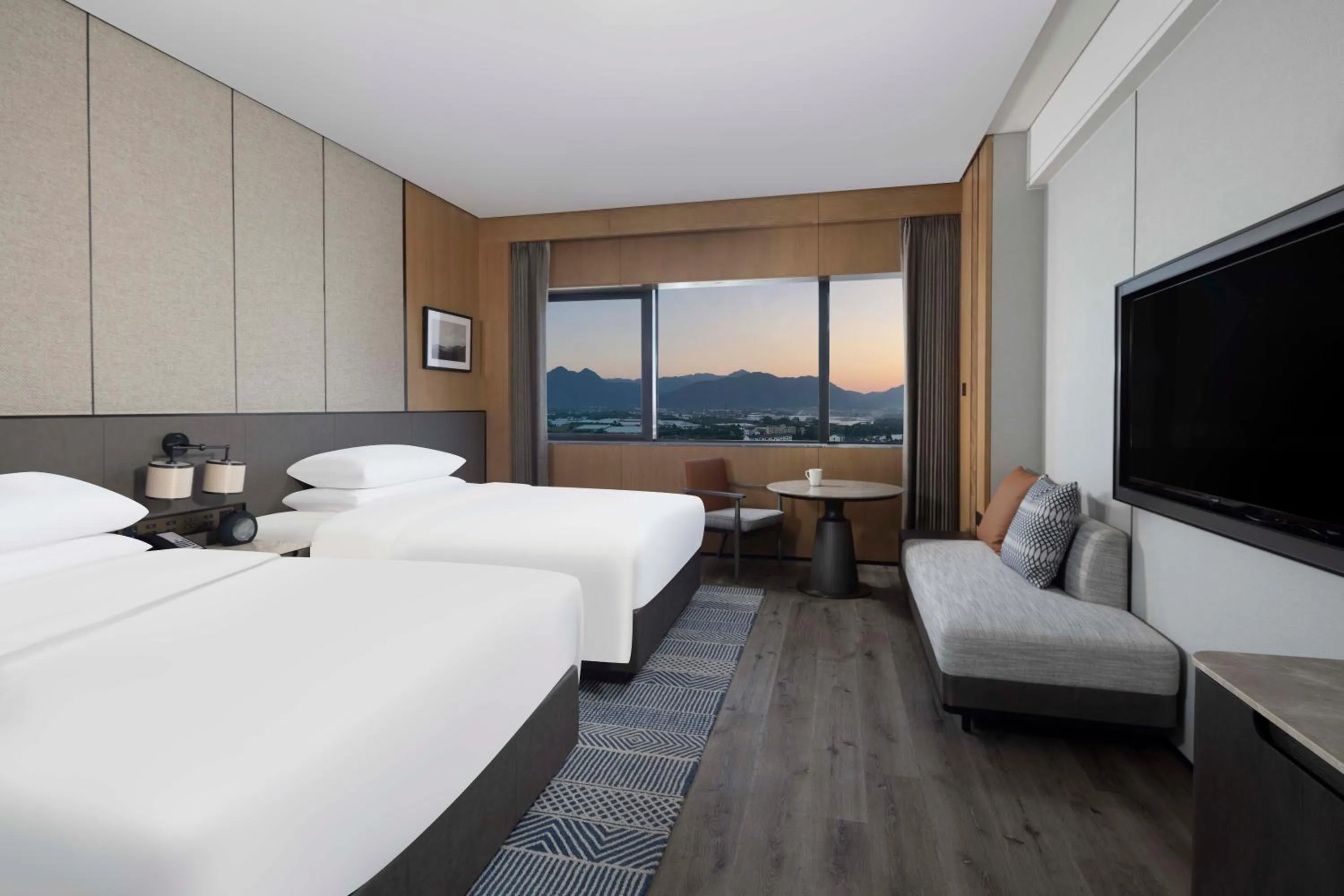 Bedroom, Bed in Sheraton Pujiang