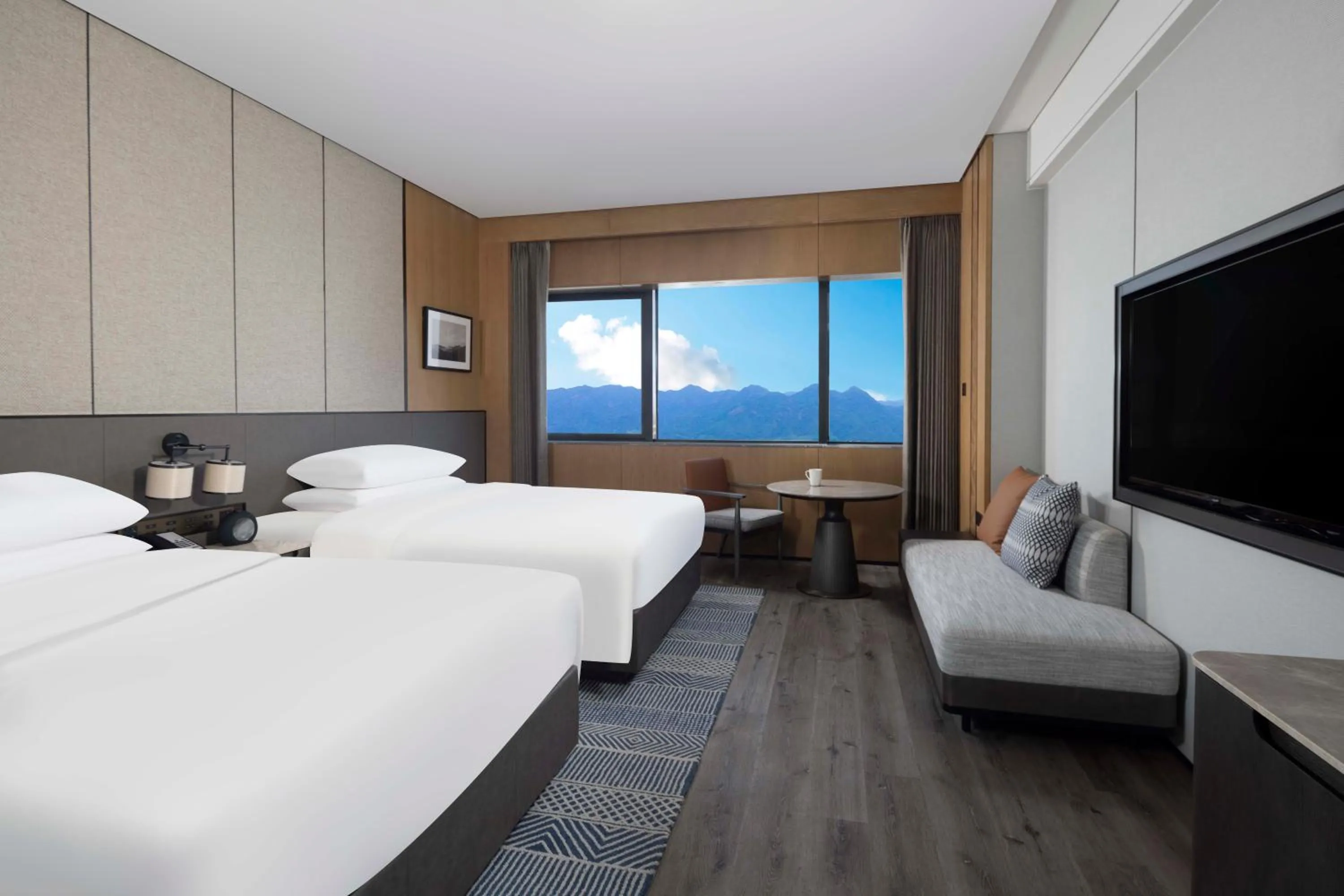 Bedroom, Bed in Sheraton Pujiang