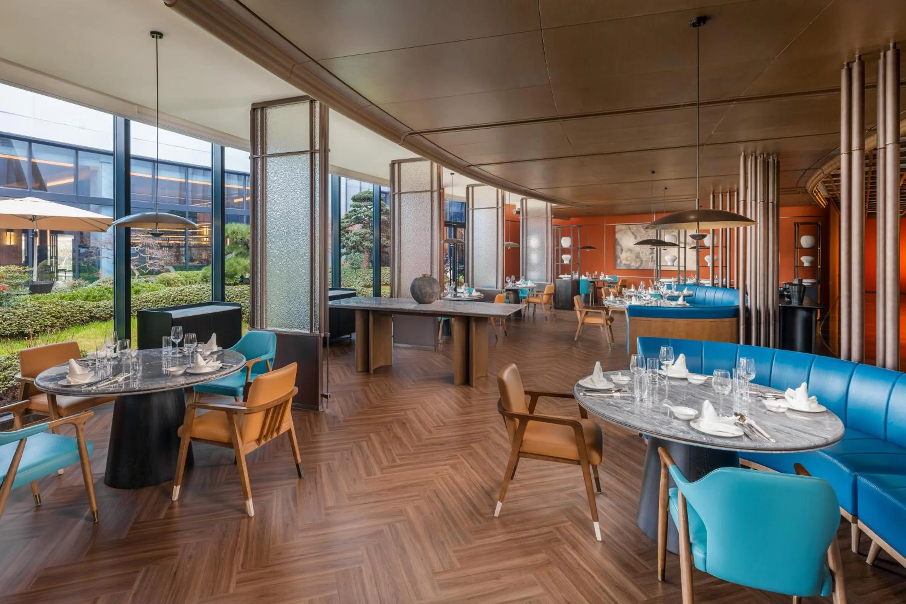 Restaurant/places to eat in Sheraton Pujiang