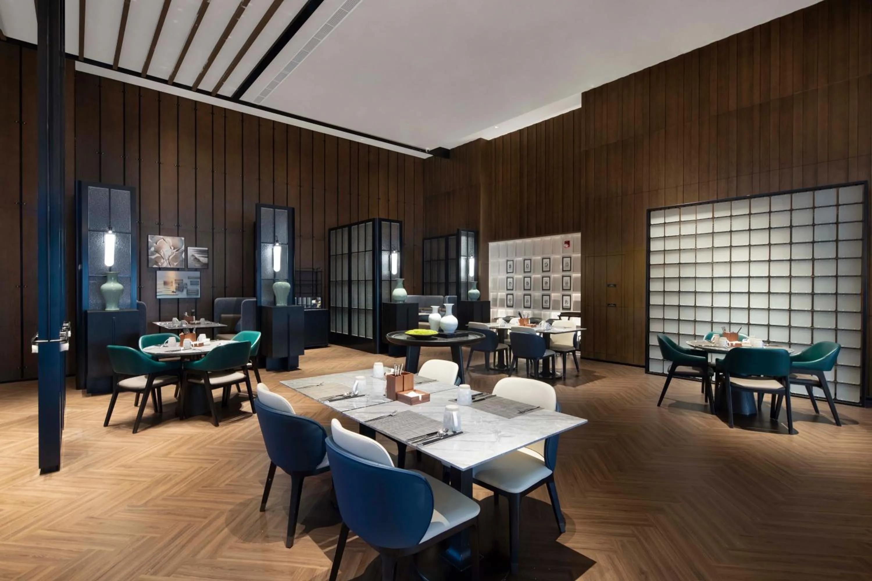 Restaurant/places to eat in Sheraton Pujiang