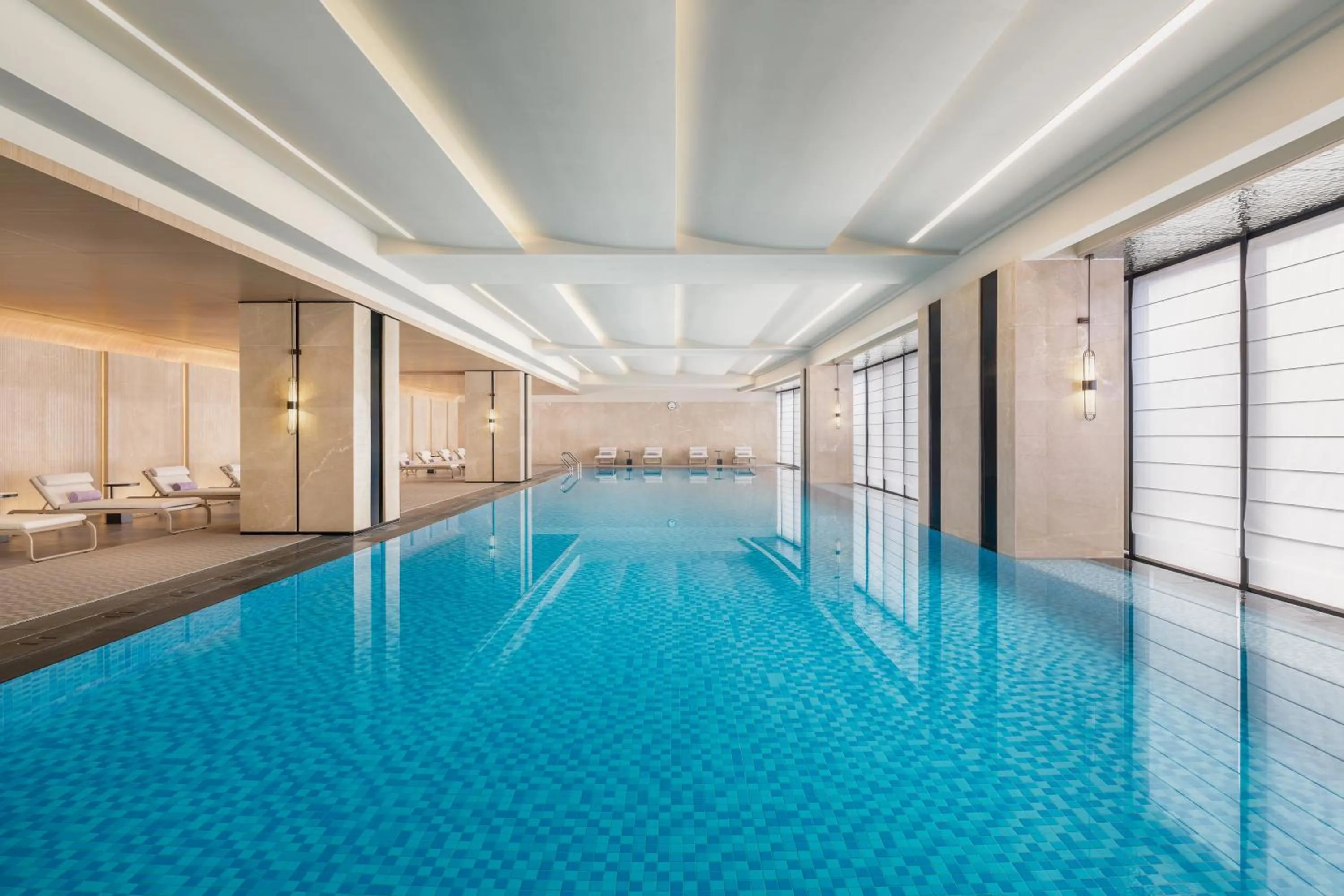 Swimming pool in Sheraton Pujiang