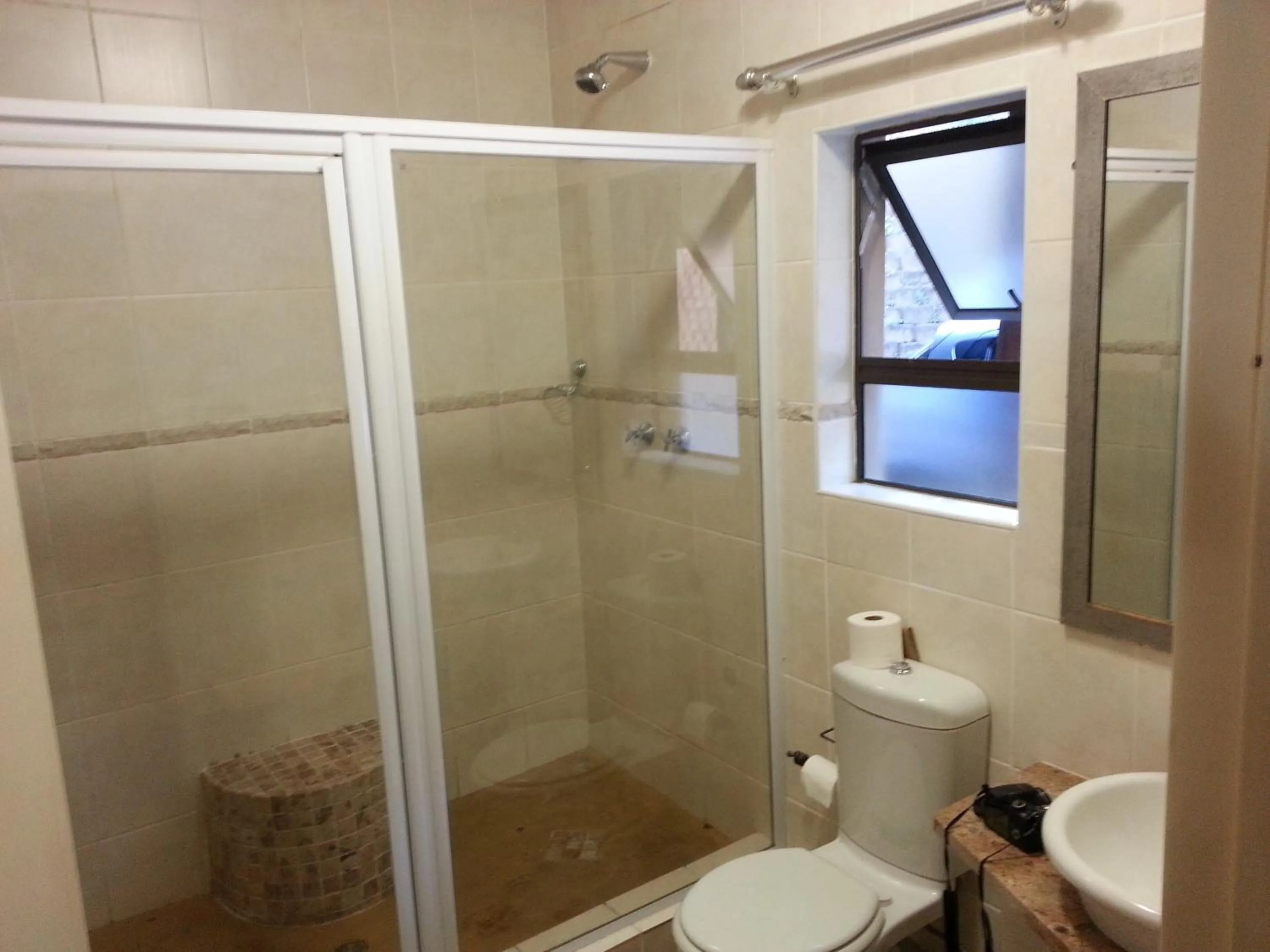 Bathroom in eBundu Lodge