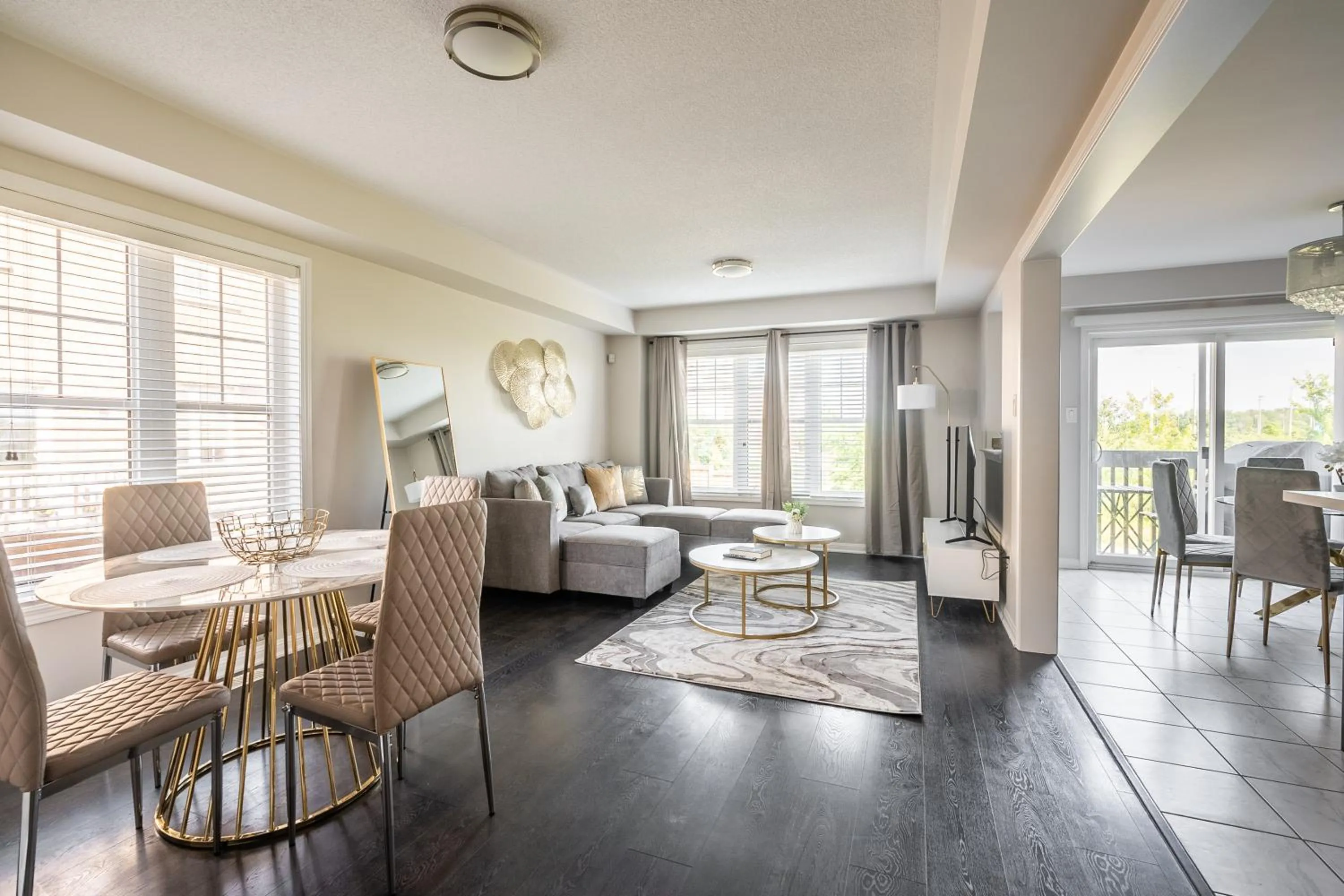 Living room in GLOBALSTAY Modern 3 Bedroom House in Brampton