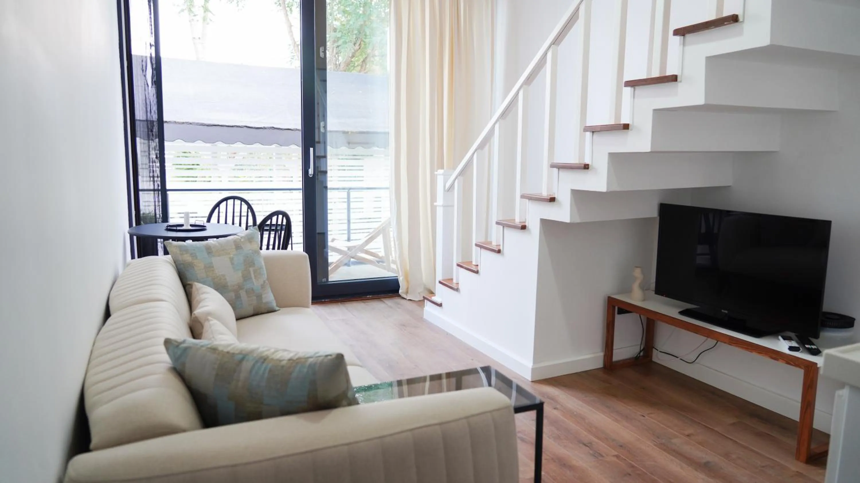 TV and multimedia in Mehmetbey Çaka