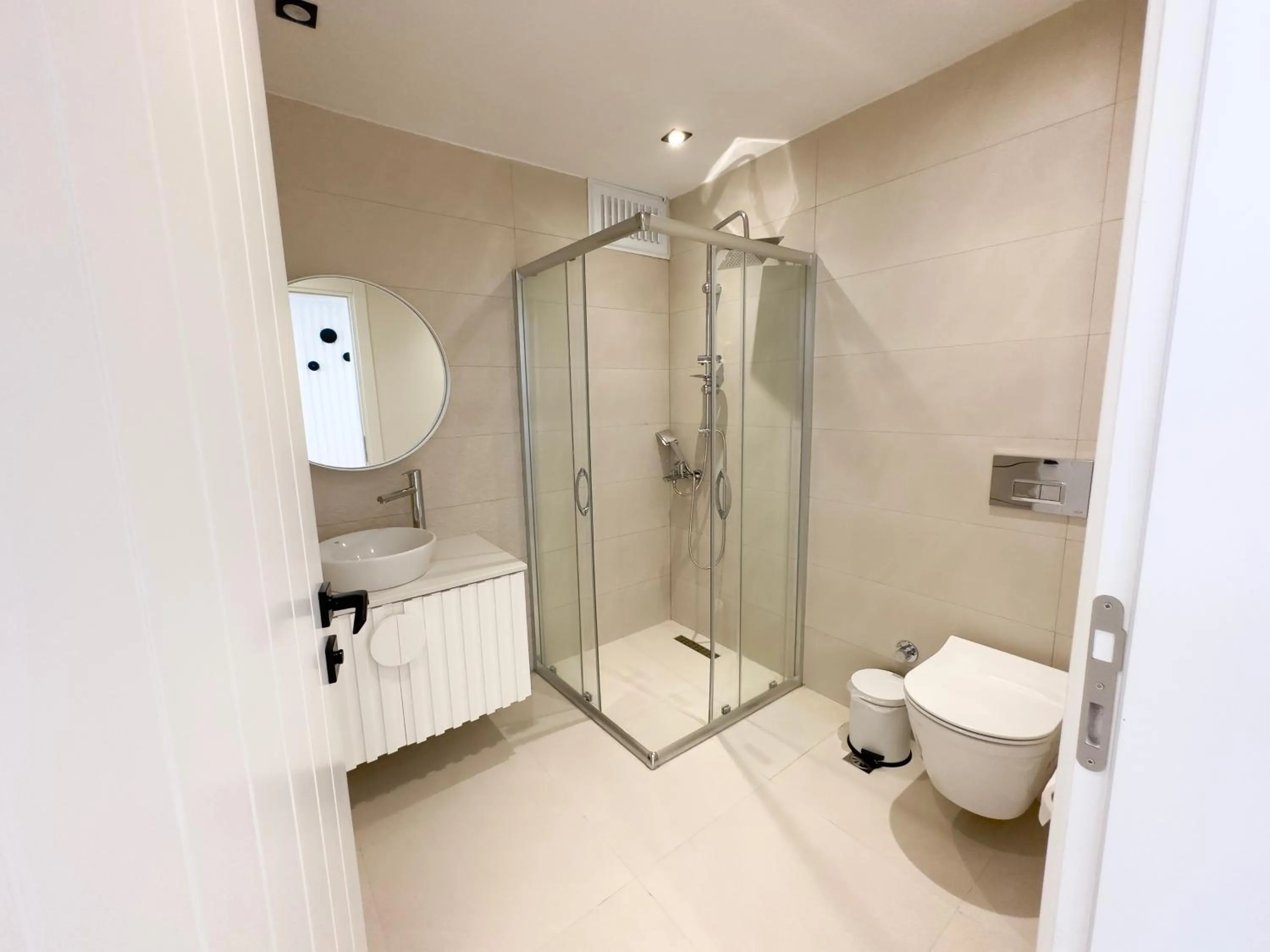 Shower in Mehmetbey Çaka