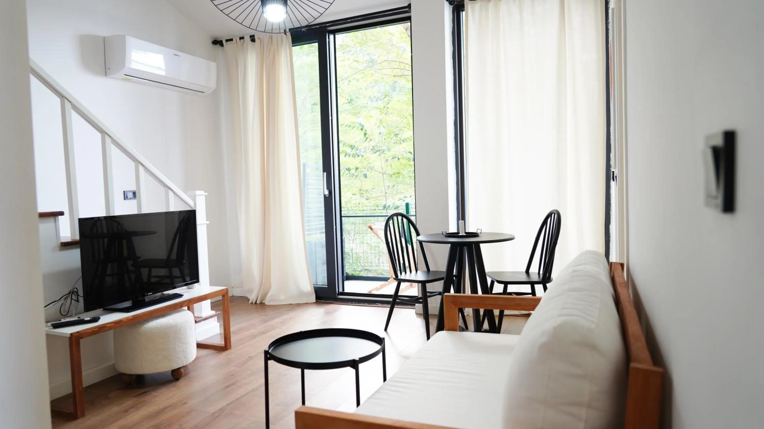 TV and multimedia in Mehmetbey Çaka