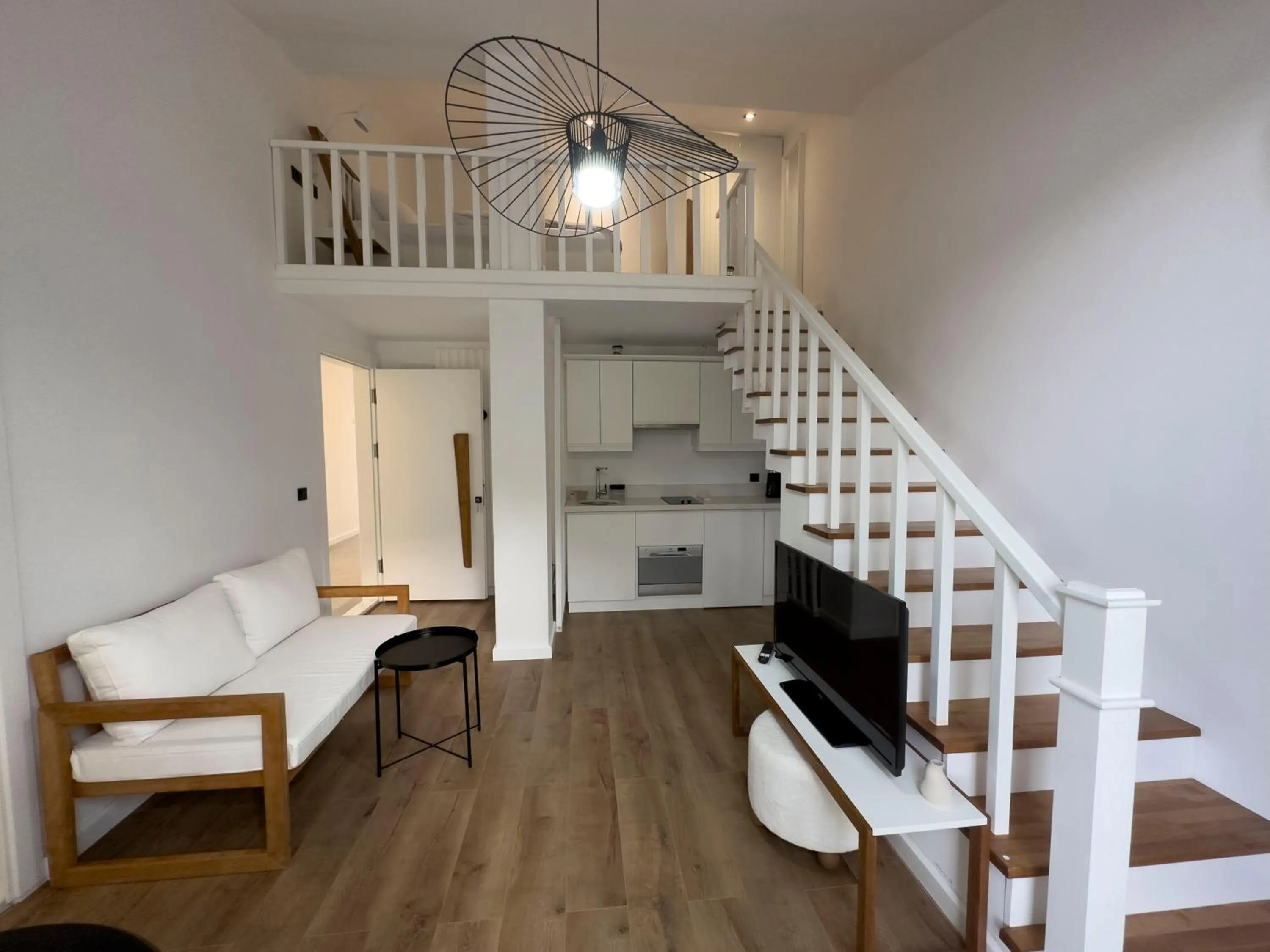 TV and multimedia in Mehmetbey Çaka