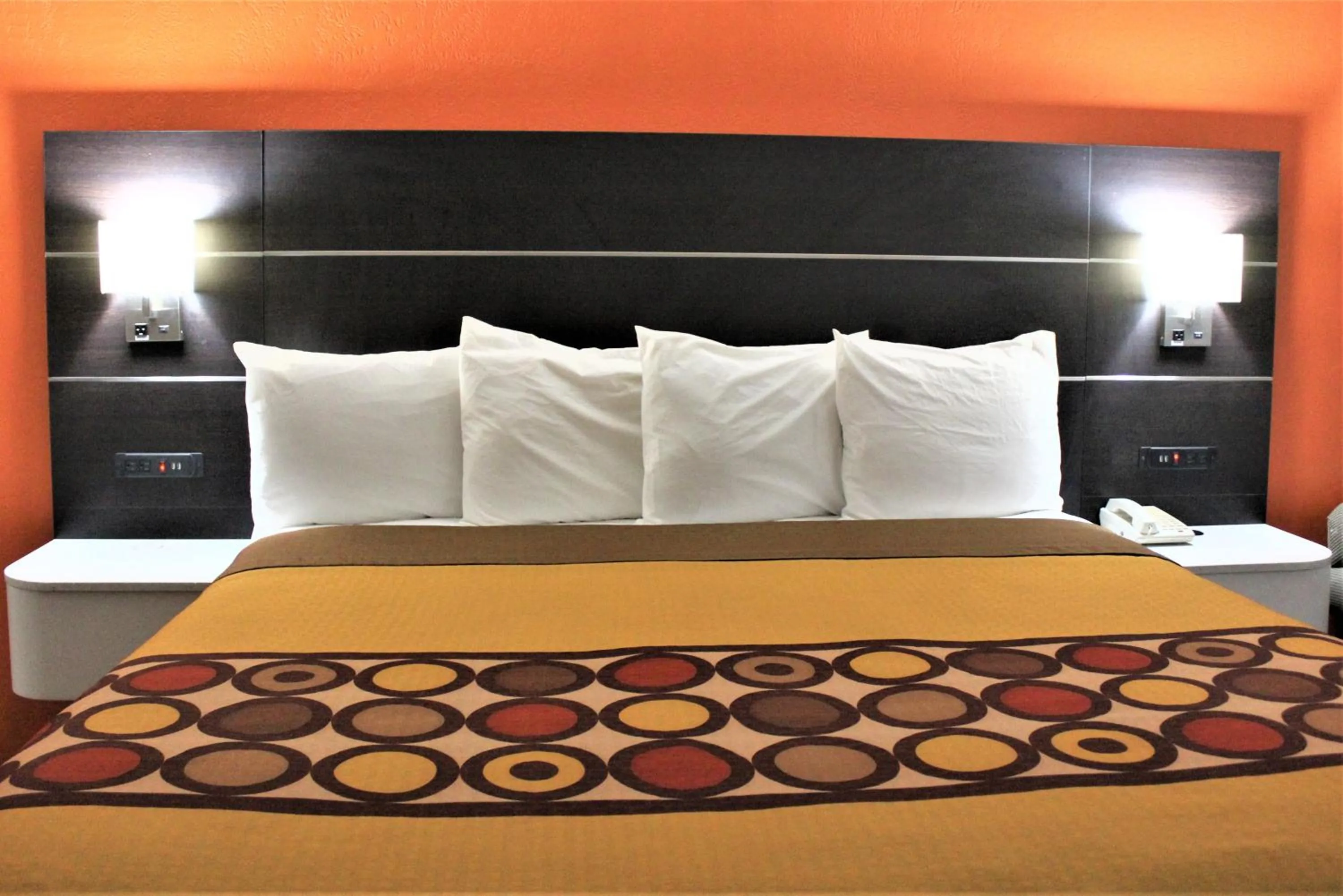 Bed in Travel Inn Eutaw