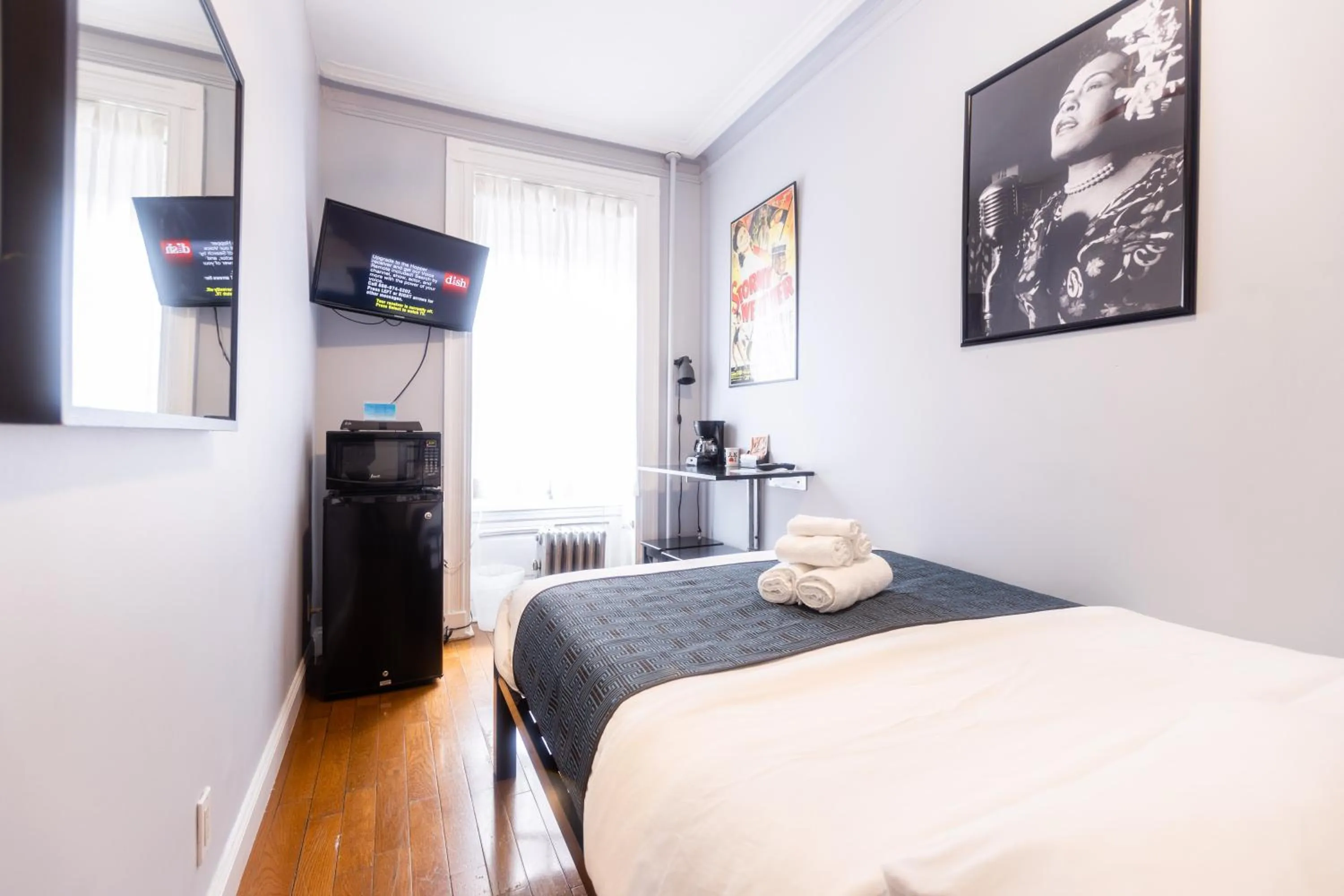 Photo of the whole room, Bed in The Central Park North