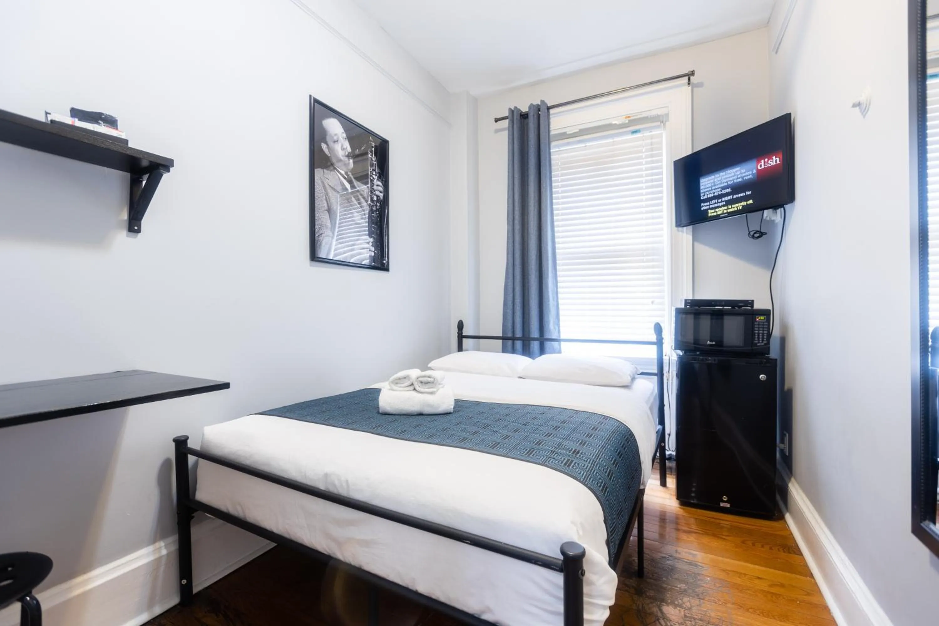 Photo of the whole room, Bed in The Central Park North