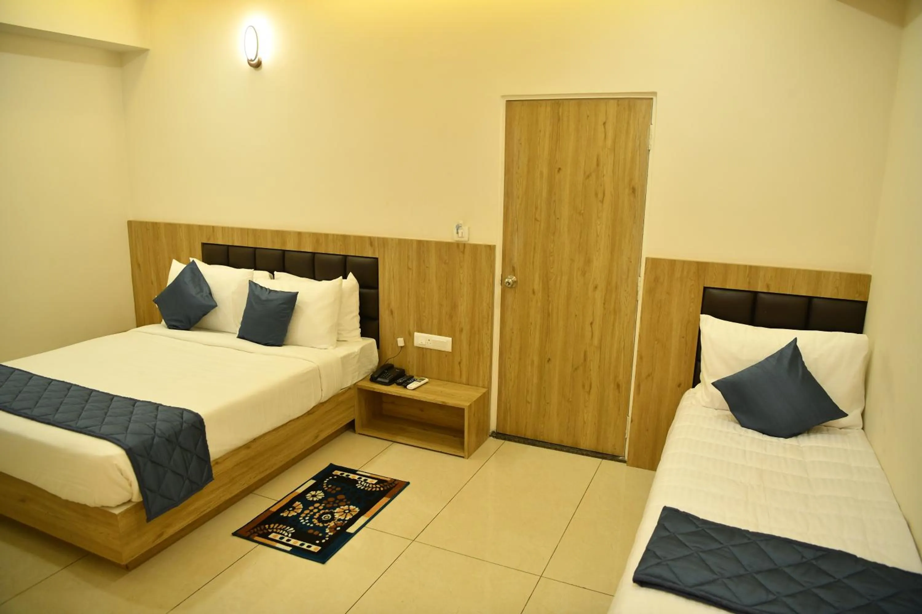 Photo of the whole room in SIGNATURE INN