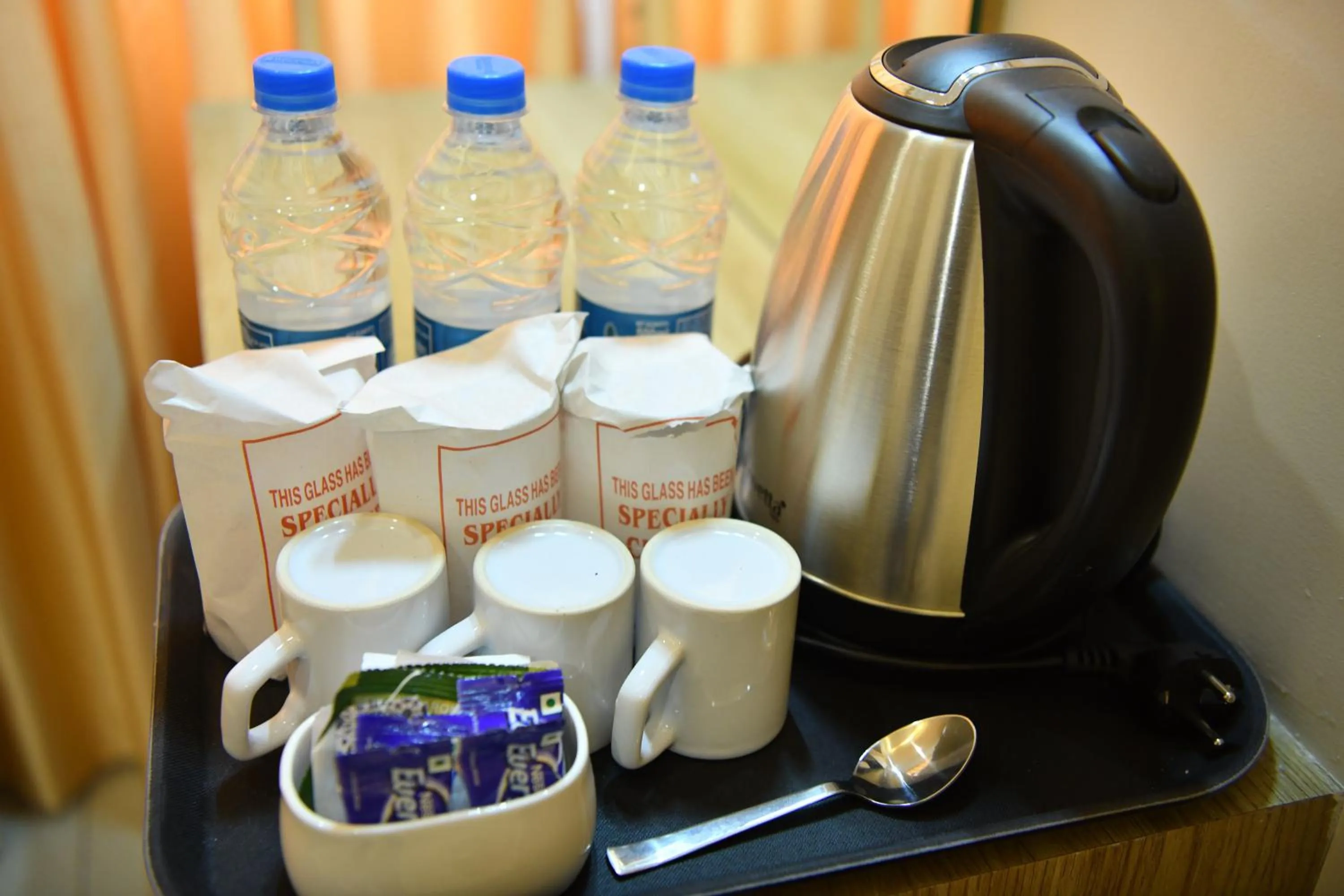 Coffee/tea facilities in SIGNATURE INN