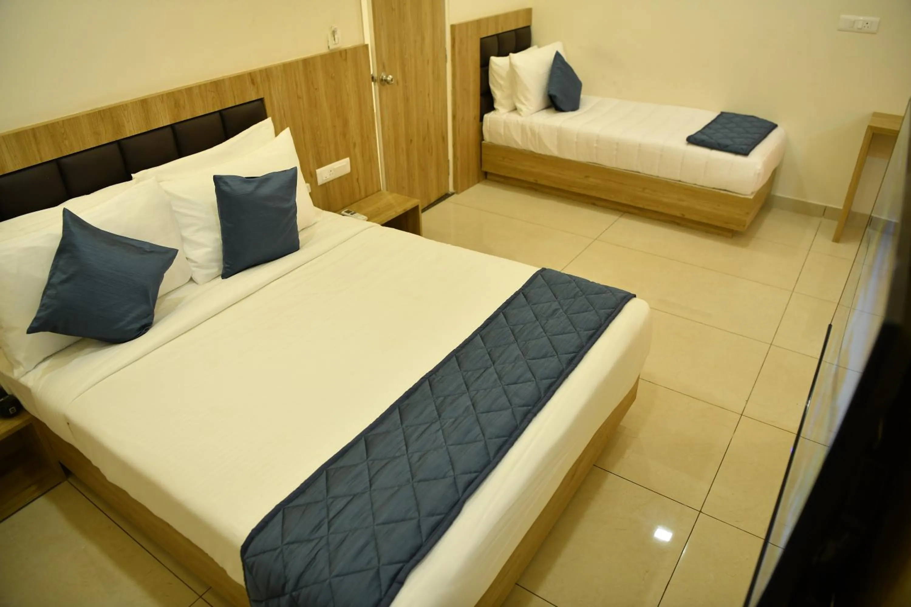 Photo of the whole room in SIGNATURE INN