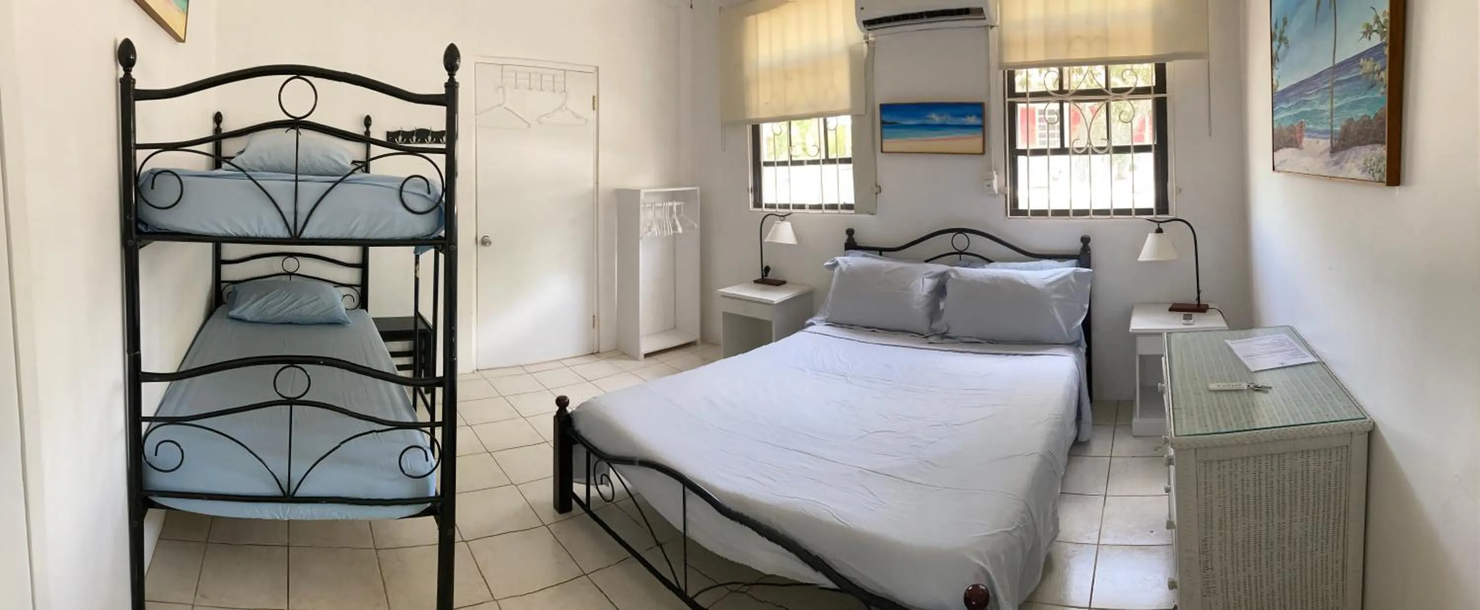 Photo of the whole room, Bed in The Lodge - Antigua