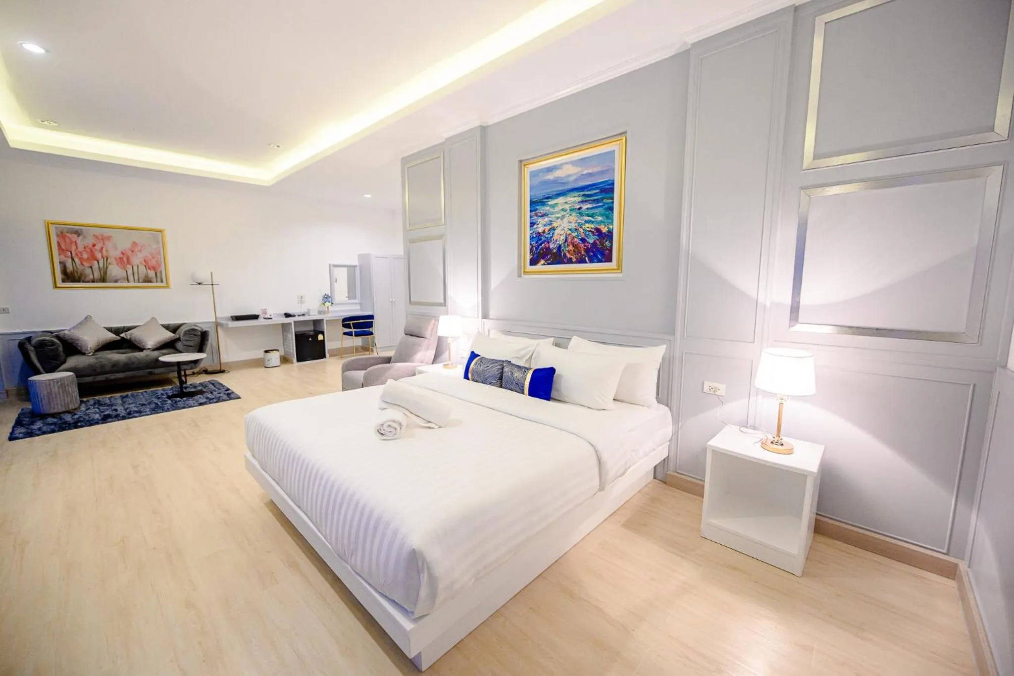 Bed in Marble Arch De Loei Hotel