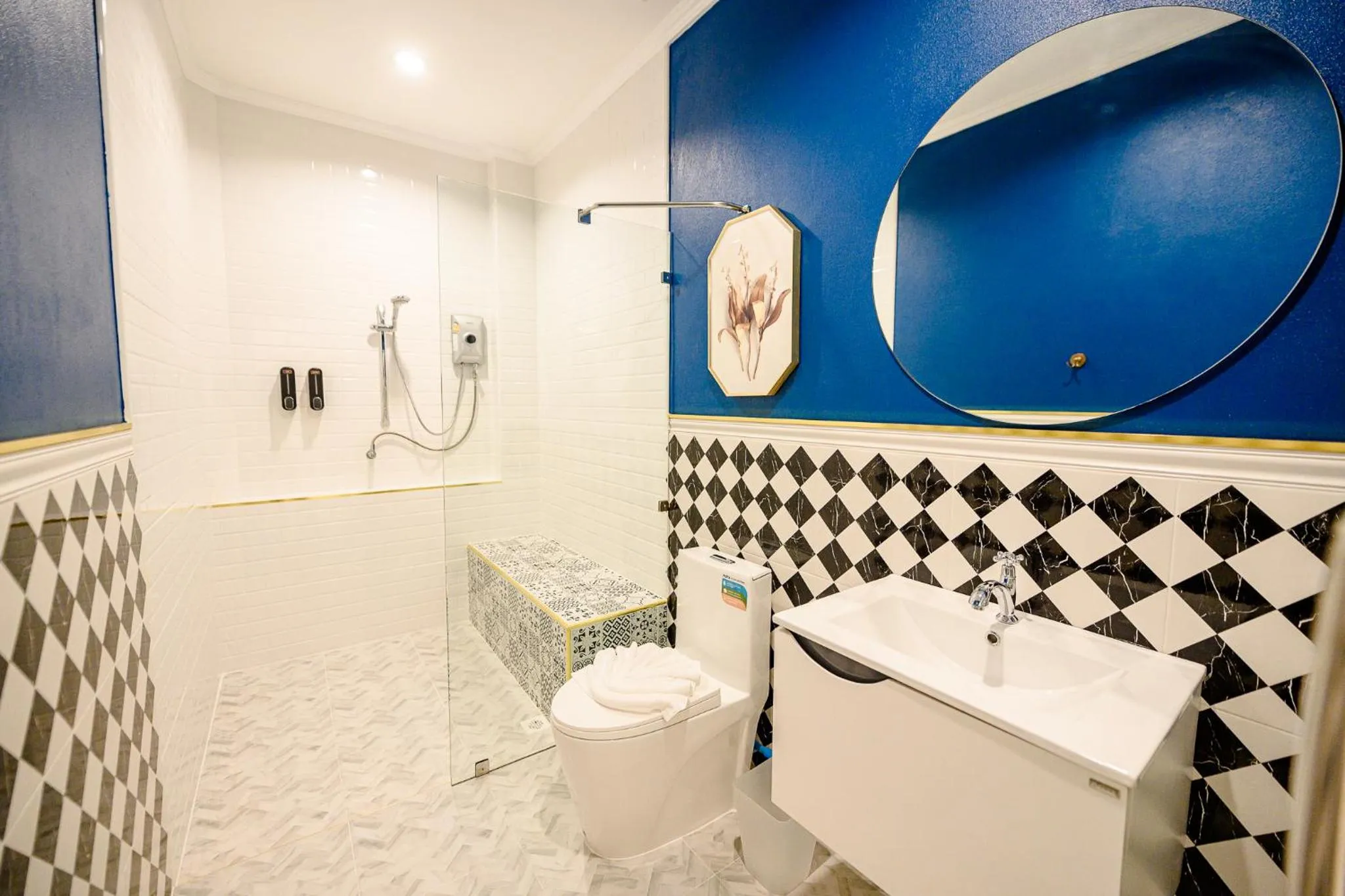 Bathroom in Marble Arch De Loei Hotel