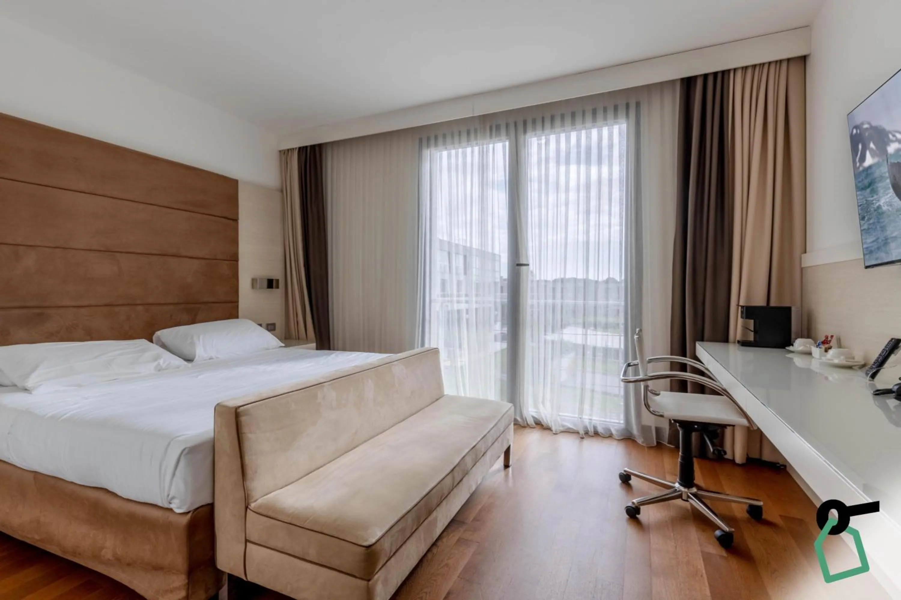 Bedroom, Bed in HOTIDAY Room Collection - Pisa