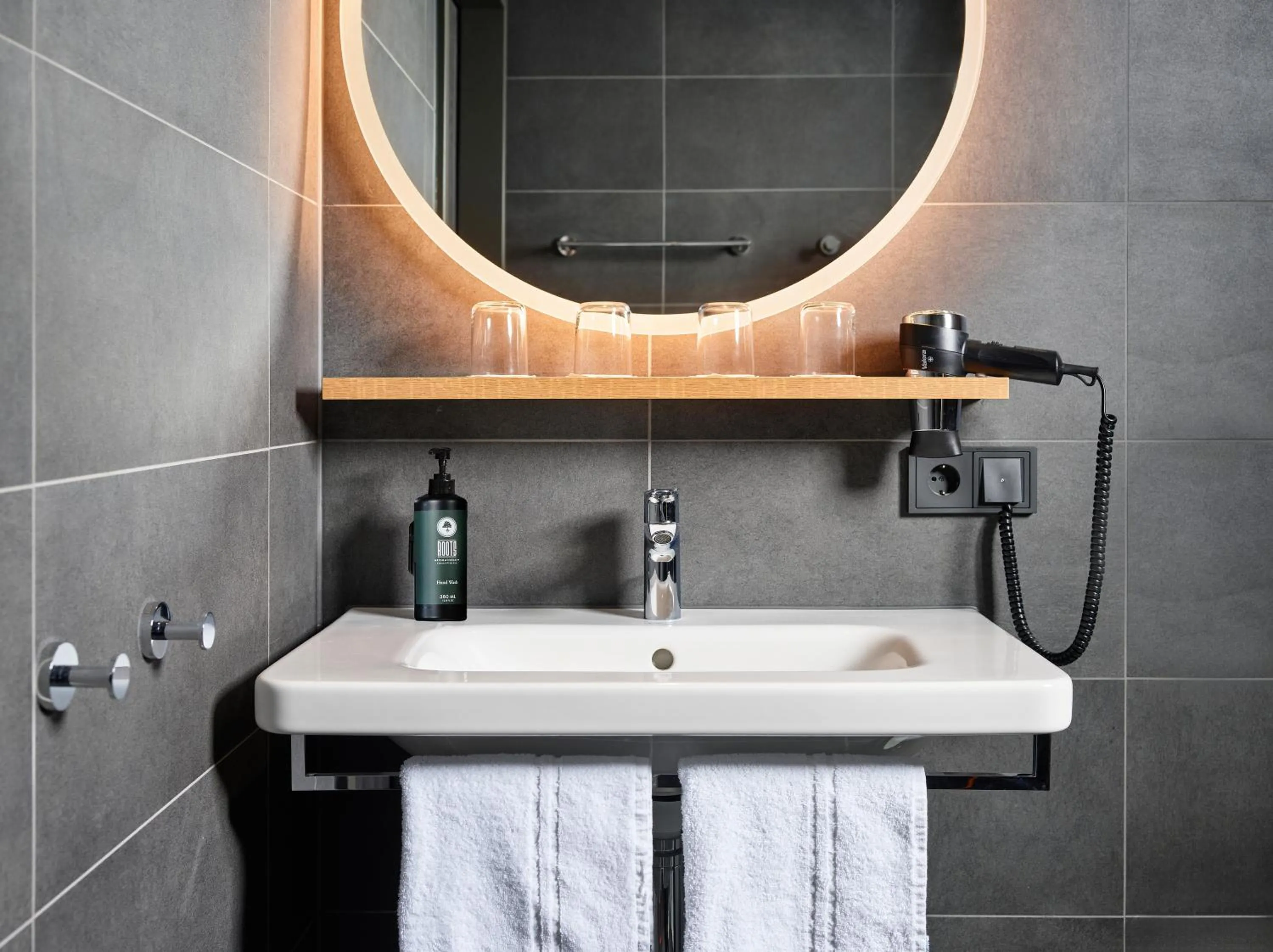 Bathroom in H2 Hotel Saarbrücken