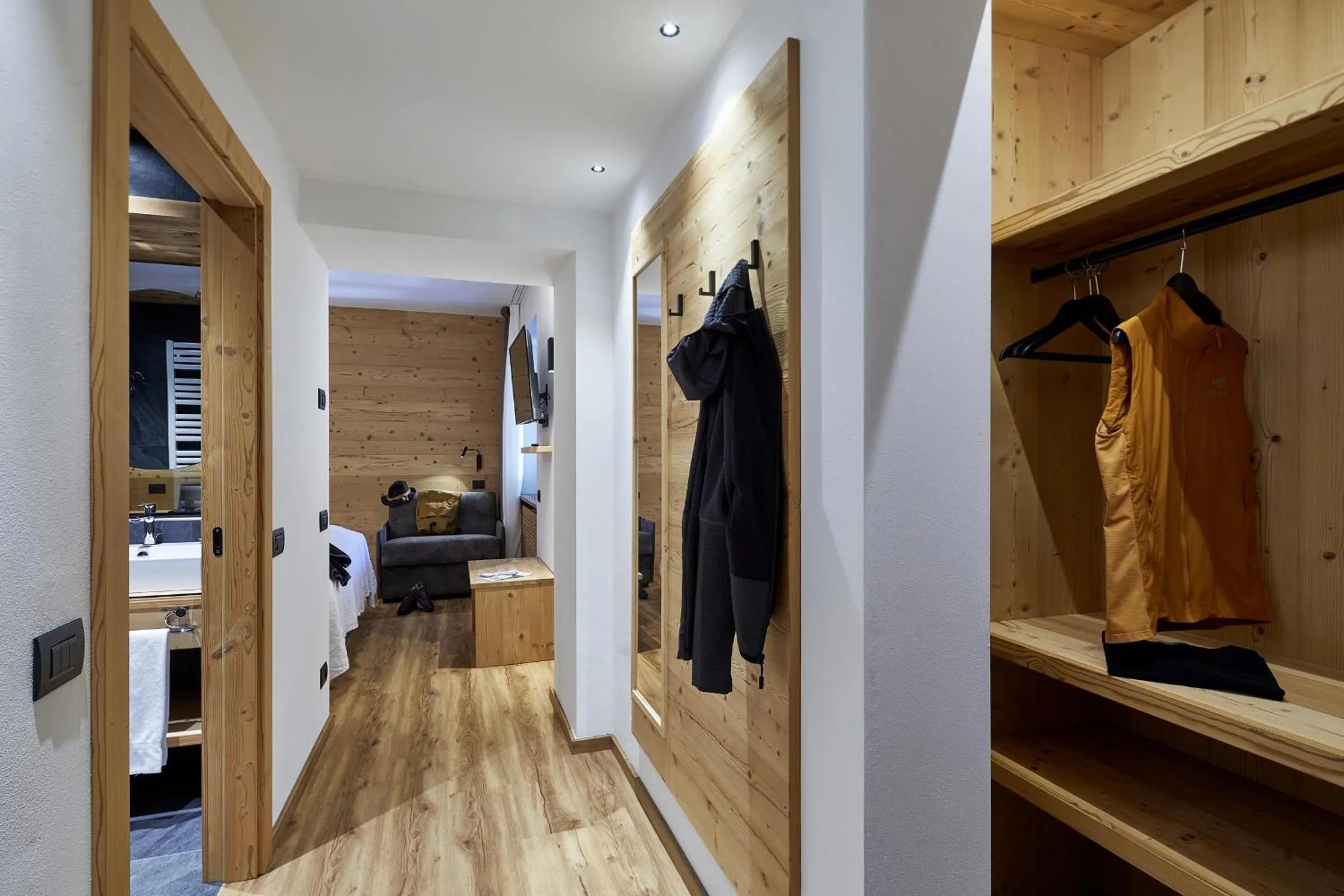 wardrobe in Hotel Garni dello Sportivo