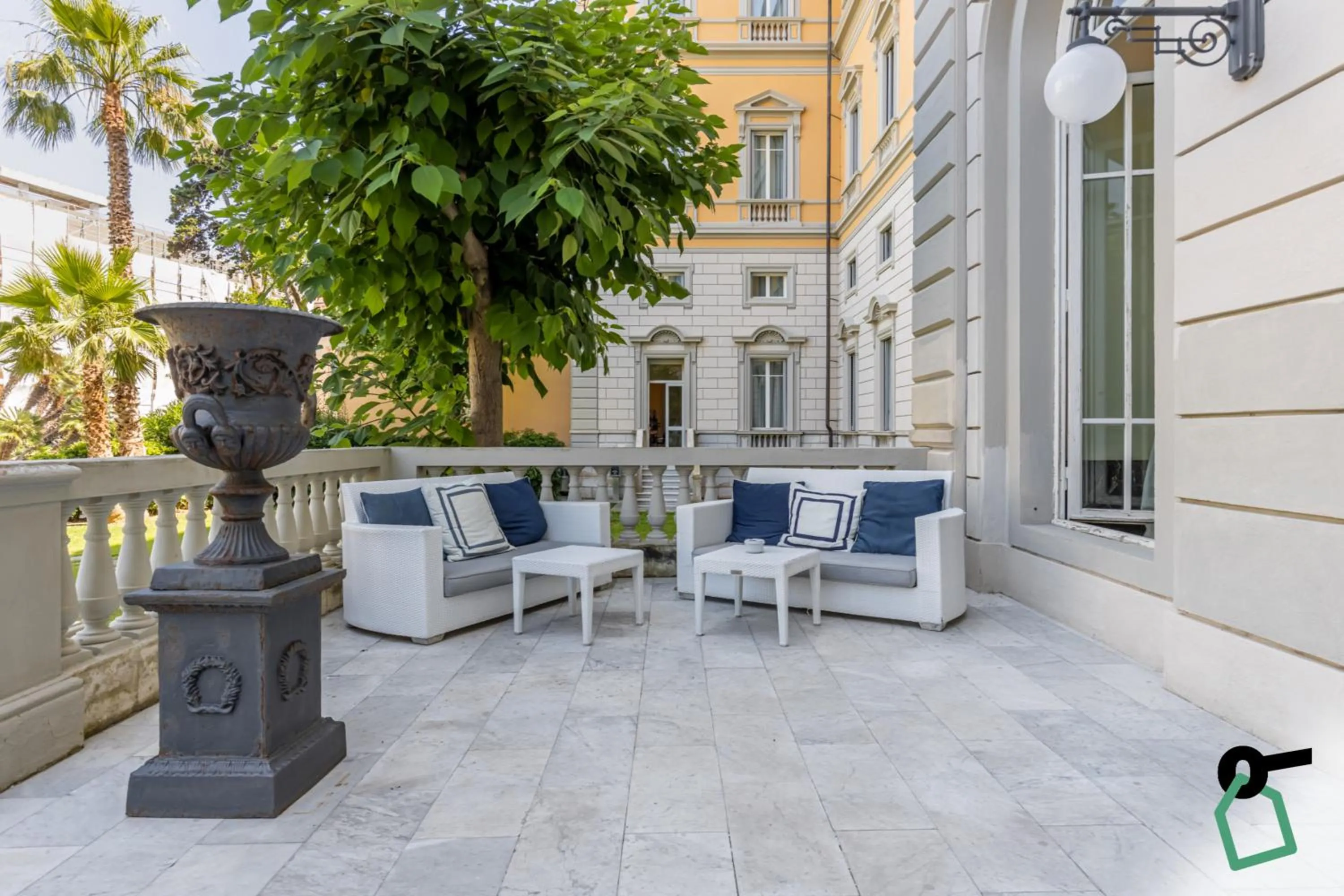 Patio in HOTIDAY Room Collection - Livorno Mascagni